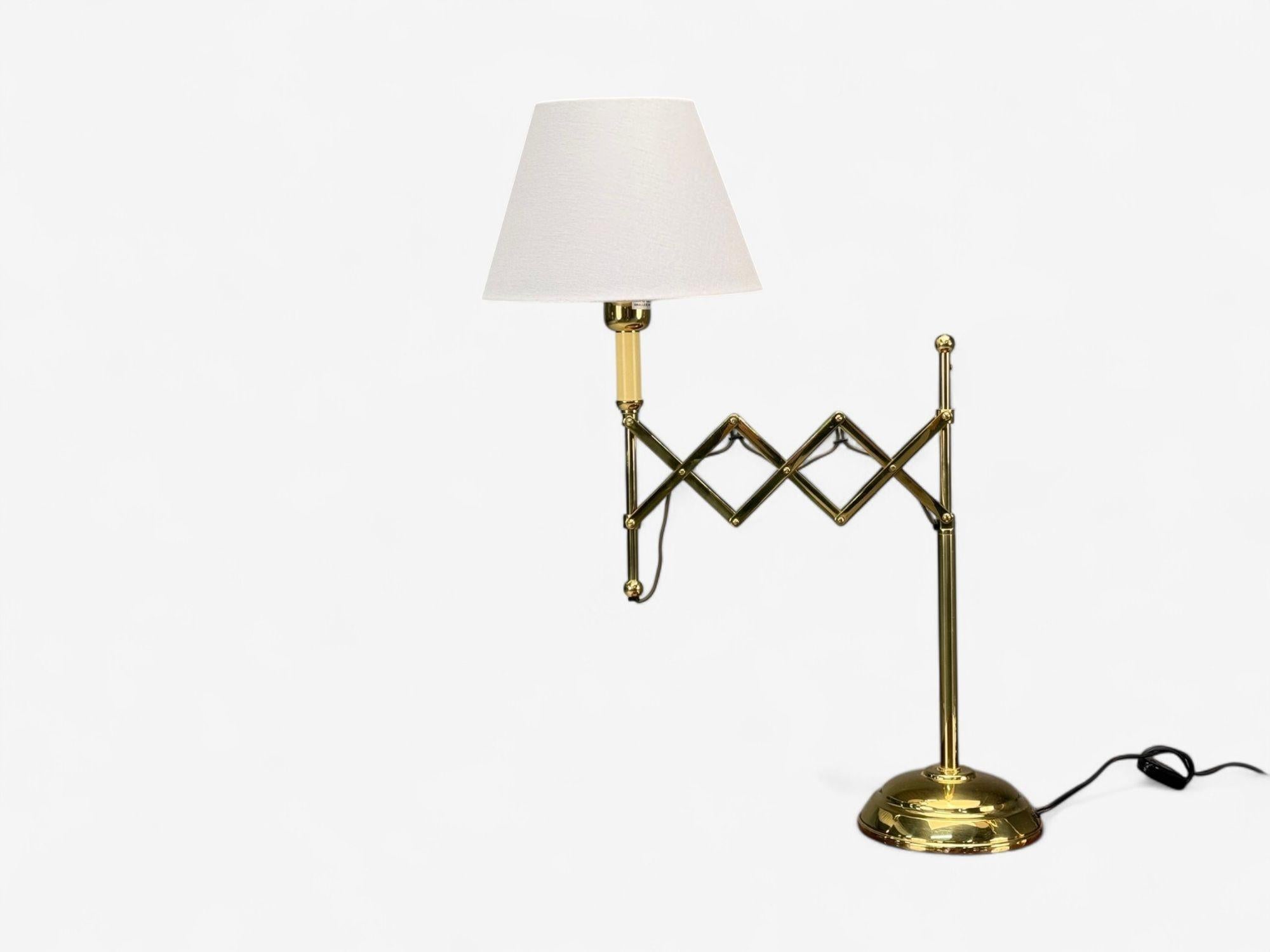Mid-Century Modern American Modern, Polished Brass, Adjustable Table Lamps, USA, 1980s For Sale