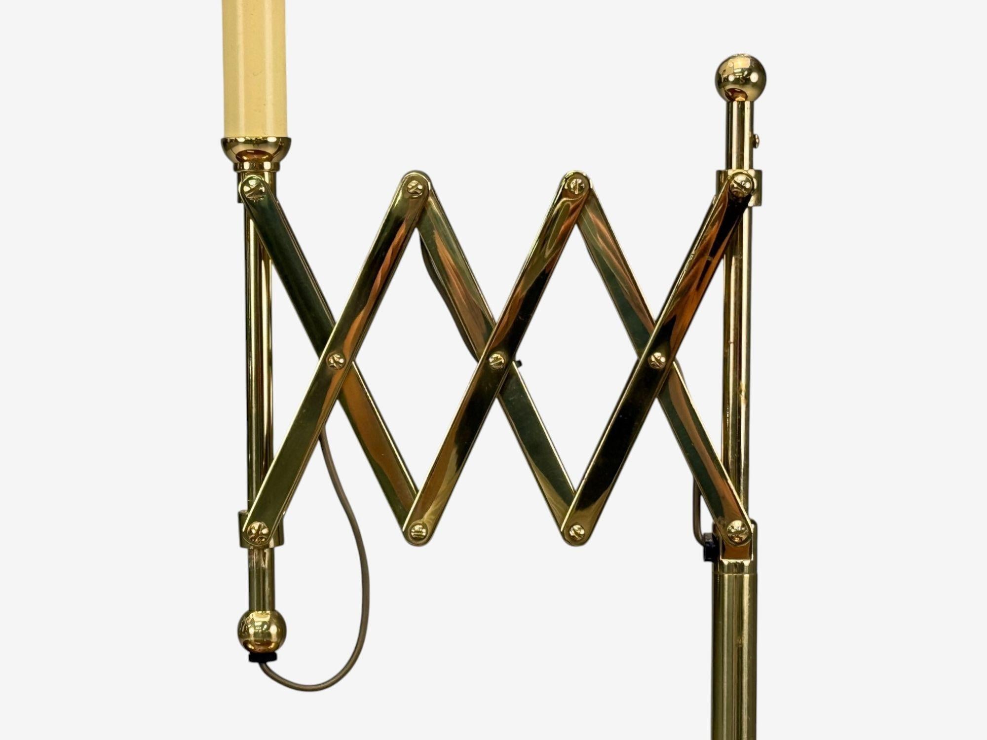 American Modern, Polished Brass, Adjustable Table Lamps, USA, 1980s For Sale 2