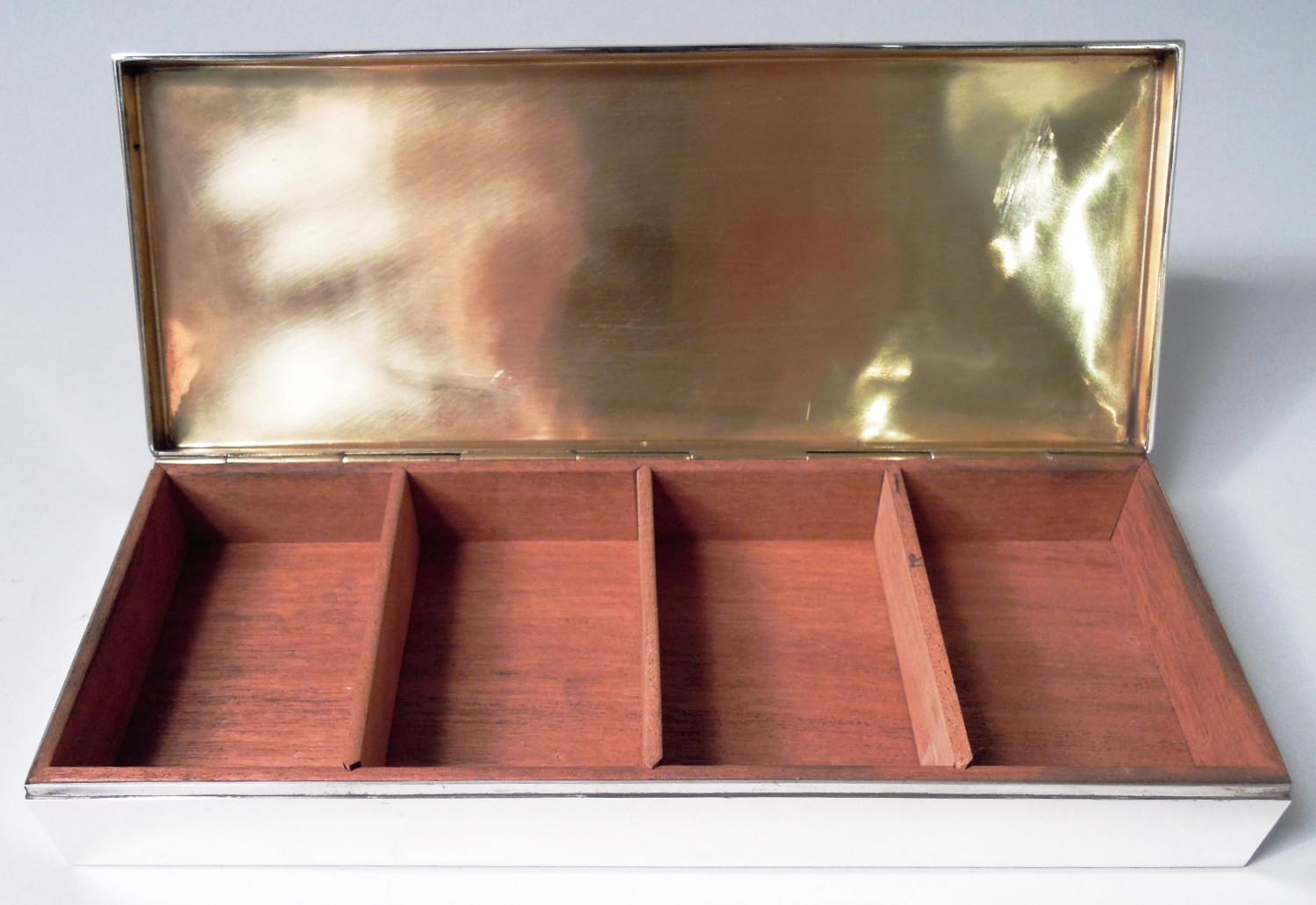 Caja moderna americana de plata de ley de Ubaldo Vitali para Cartier siglo XX en venta