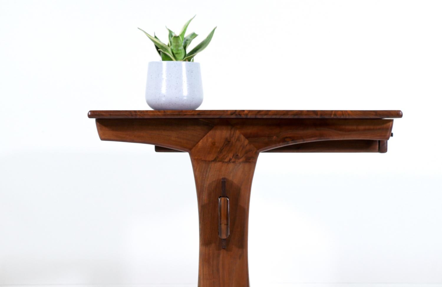 Expertly Restored - American Modern Studio Craft Sculpted Walnut Executive Desk For Sale 4