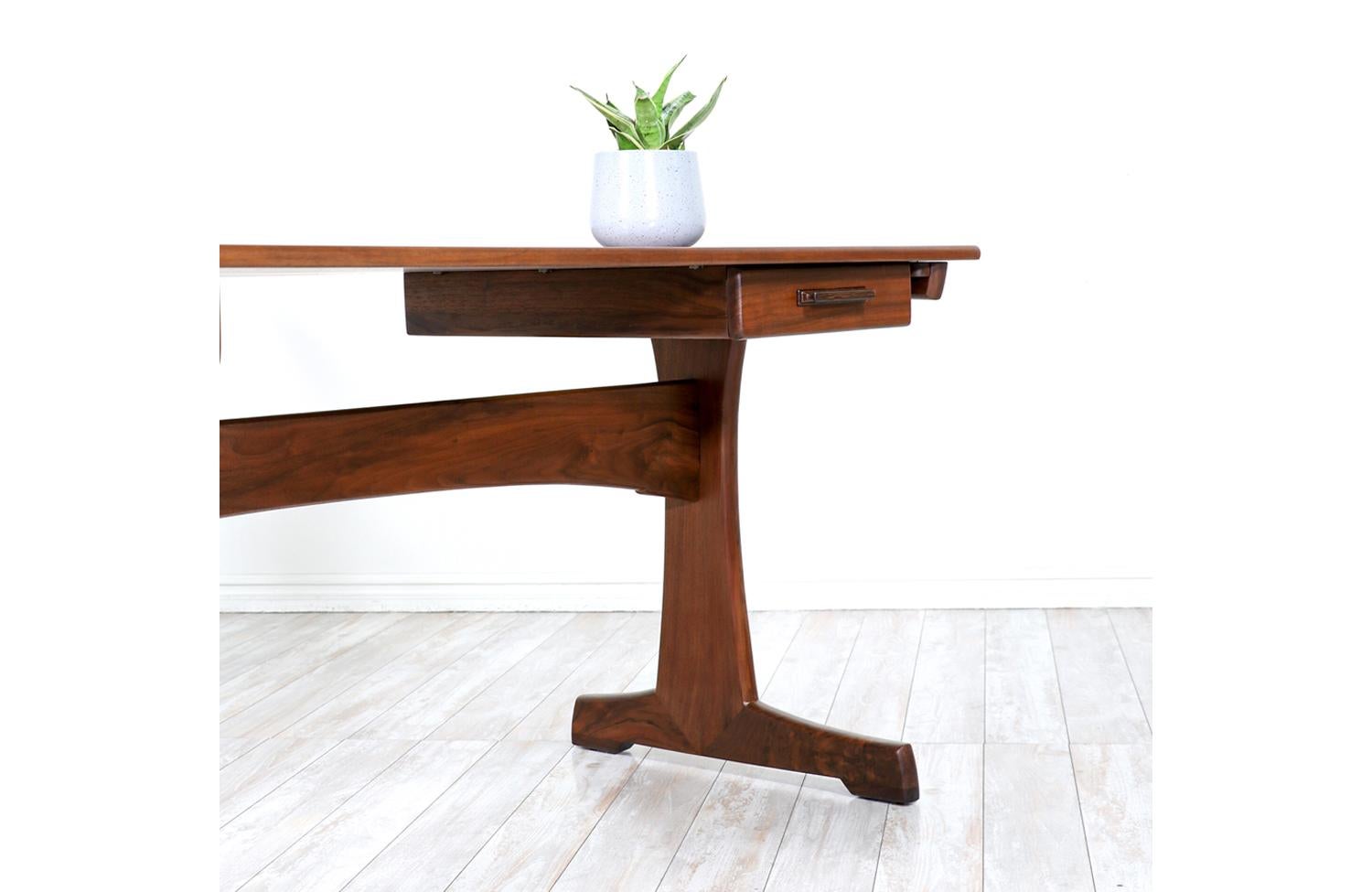 Expertly Restored - American Modern Studio Craft Sculpted Walnut Executive Desk For Sale 8
