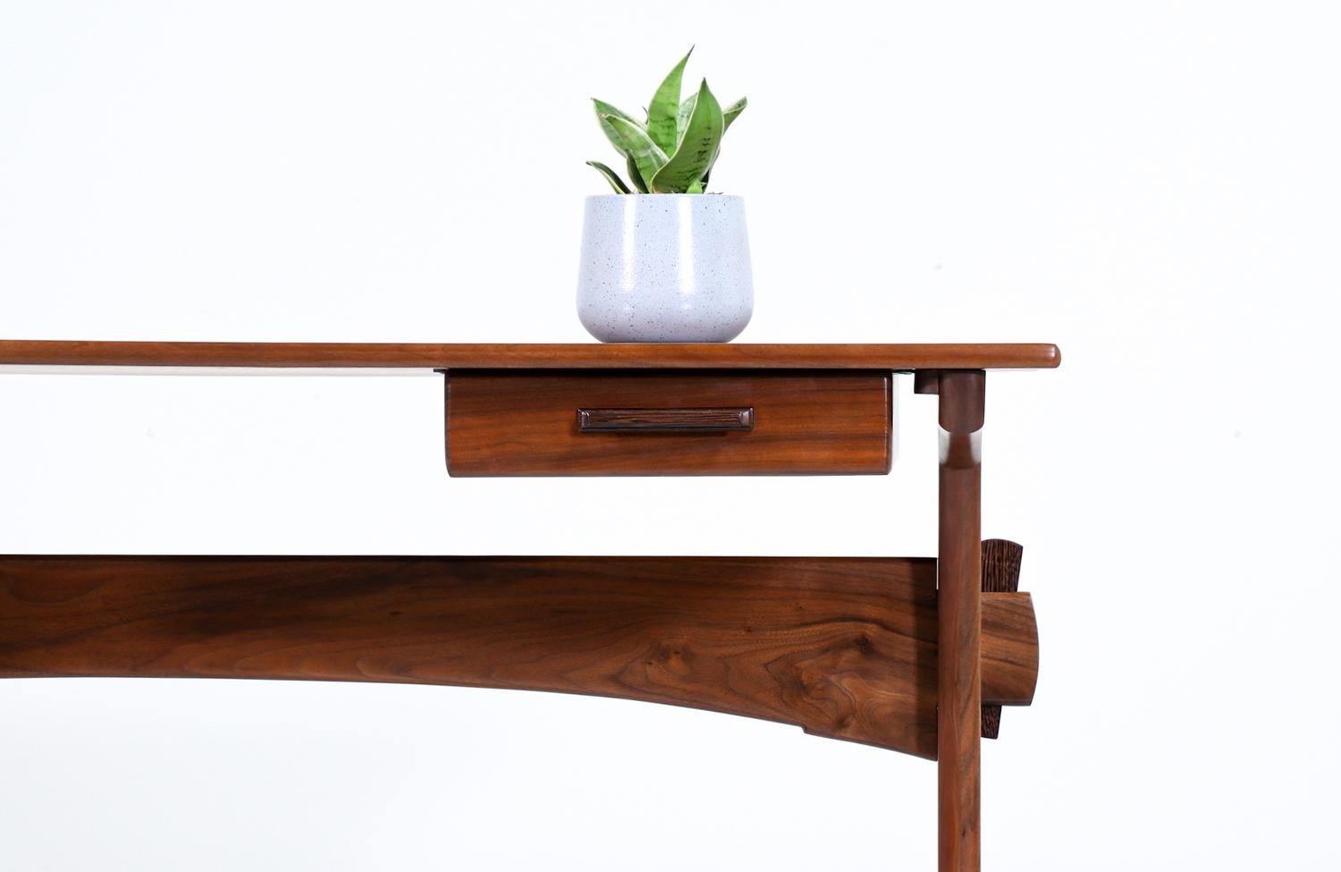 Expertly Restored - American Modern Studio Craft Sculpted Walnut Executive Desk For Sale 1