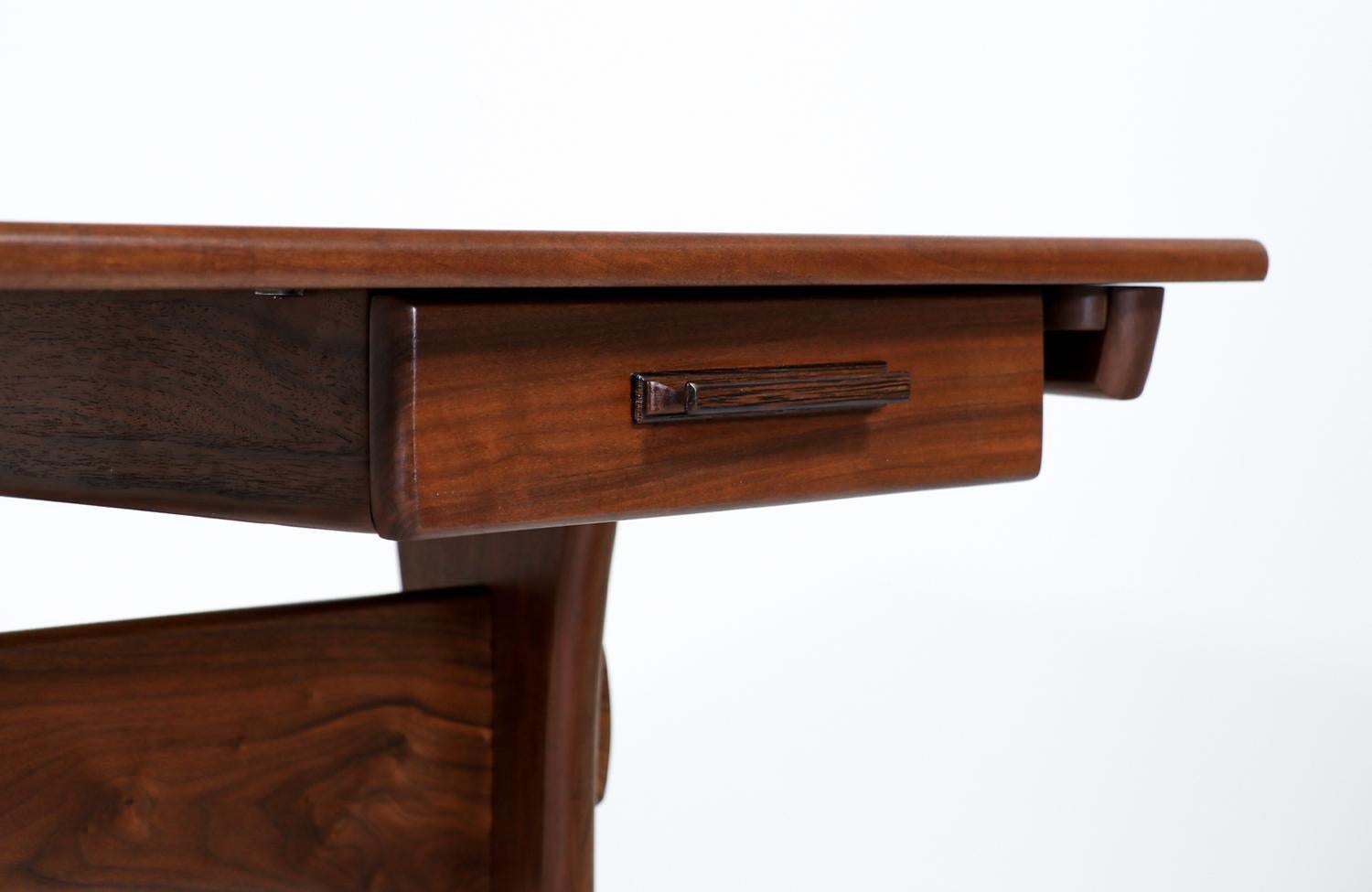 Expertly Restored - American Modern Studio Craft Sculpted Walnut Executive Desk For Sale 2