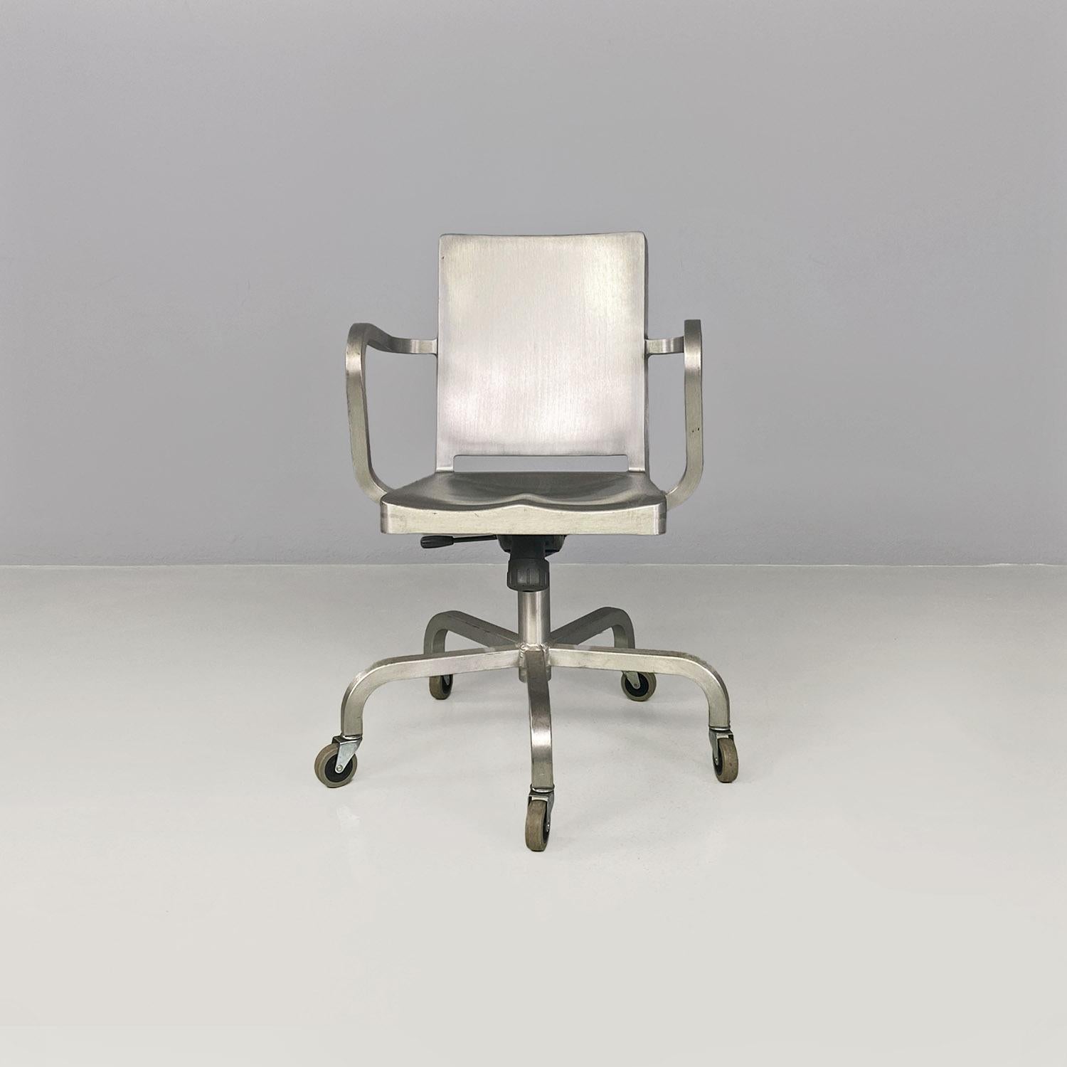 American modern swivel brushed aluminum Hudson chairs by Starck for Emeco, 2000s In Good Condition For Sale In MIlano, IT