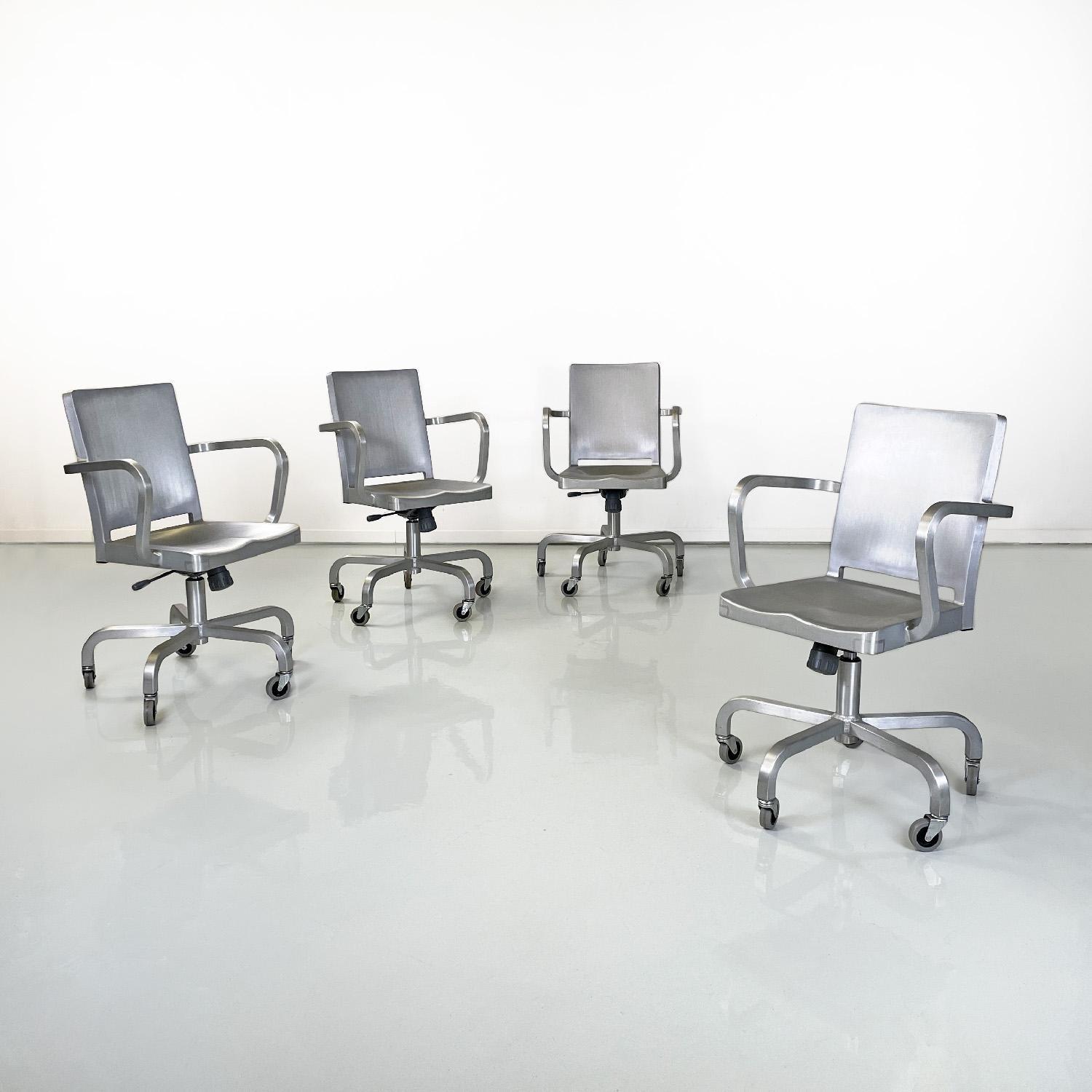 American modern swivel chairs Hudson brushed aluminum by Starck for Emeco, 2000
Set of four chairs mod. Hudson entirely in brushed aluminum. The backrest and seat are slightly shaped, it has two curved armrests. Extending from the central stem are