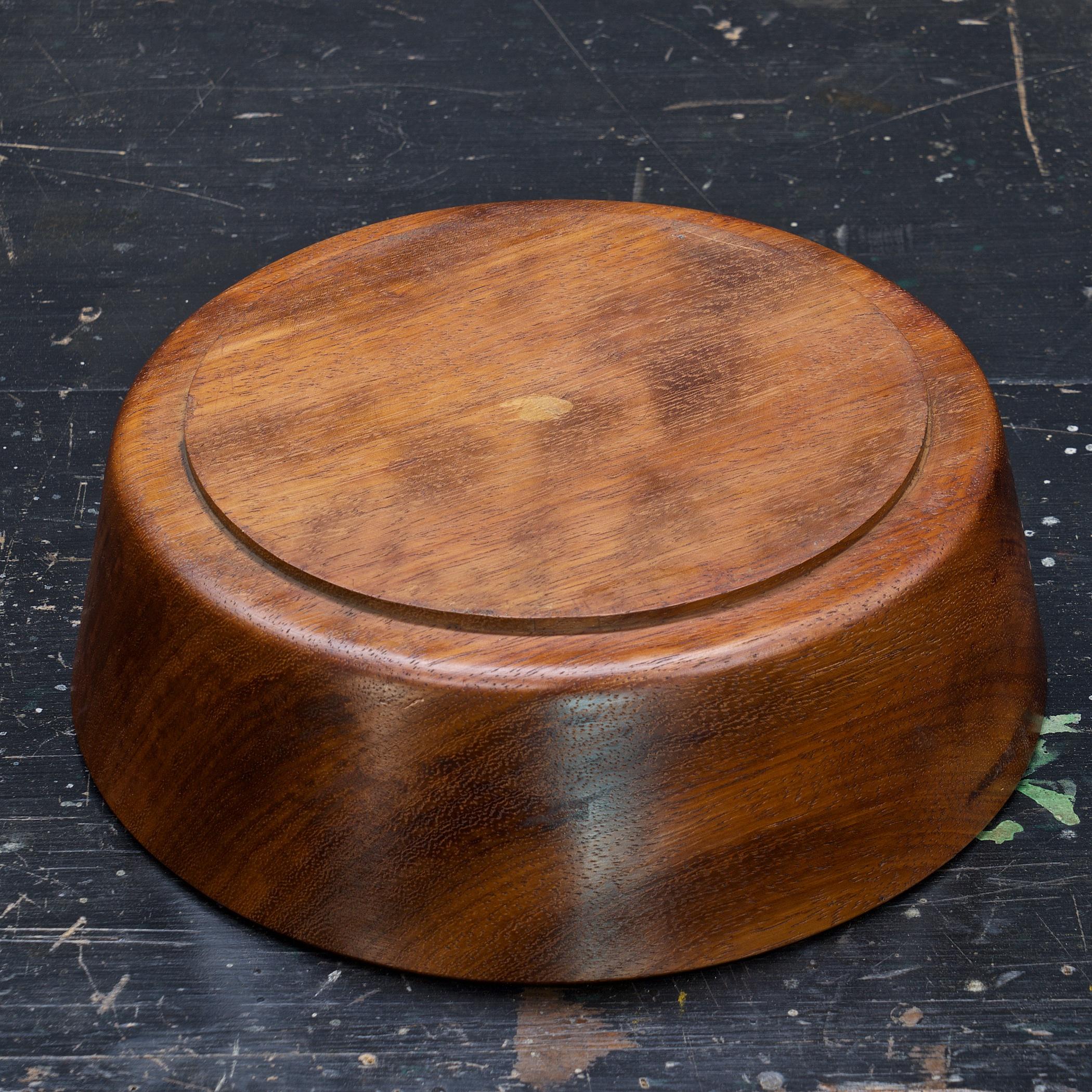 Mid-20th Century American Modern Turned Mahogany Wood Fruit Centerpiece Bowl  For Sale