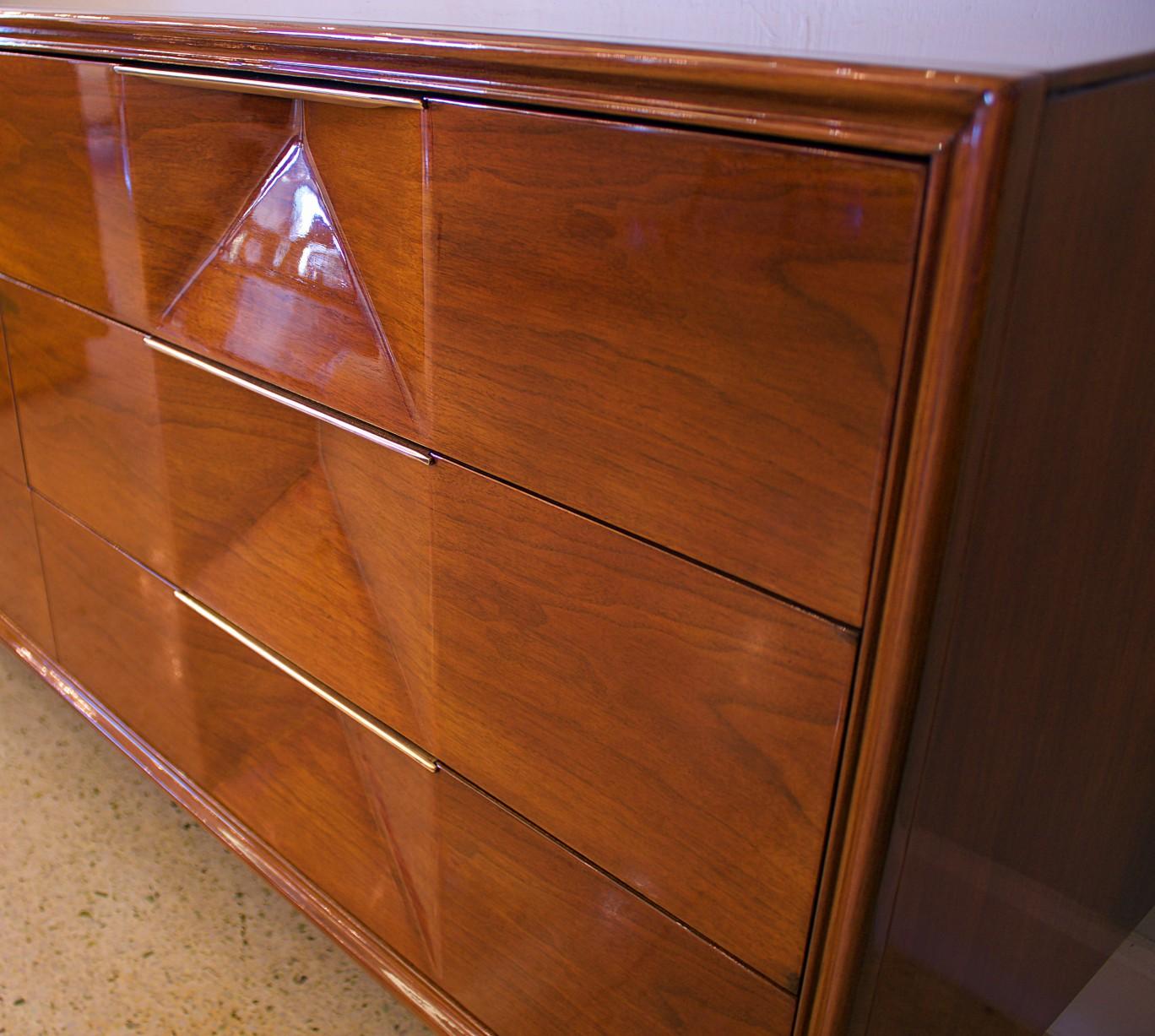 American Modern Walnut and Brass Chest of Drawers, American of Martinsville In Excellent Condition In Hollywood, FL