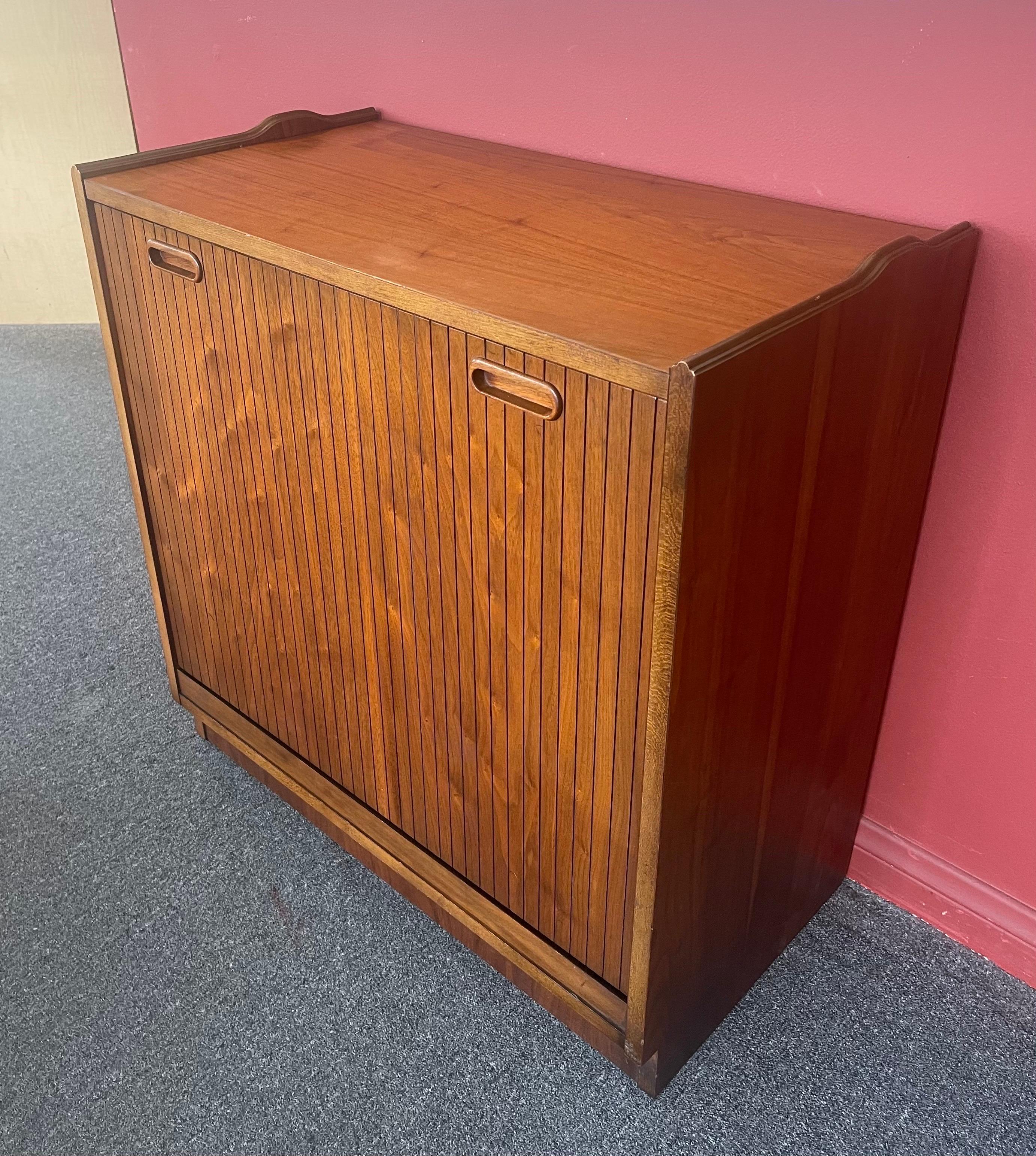 20th Century American Modern Walnut Record Cabinet by Lane Furniture For Sale