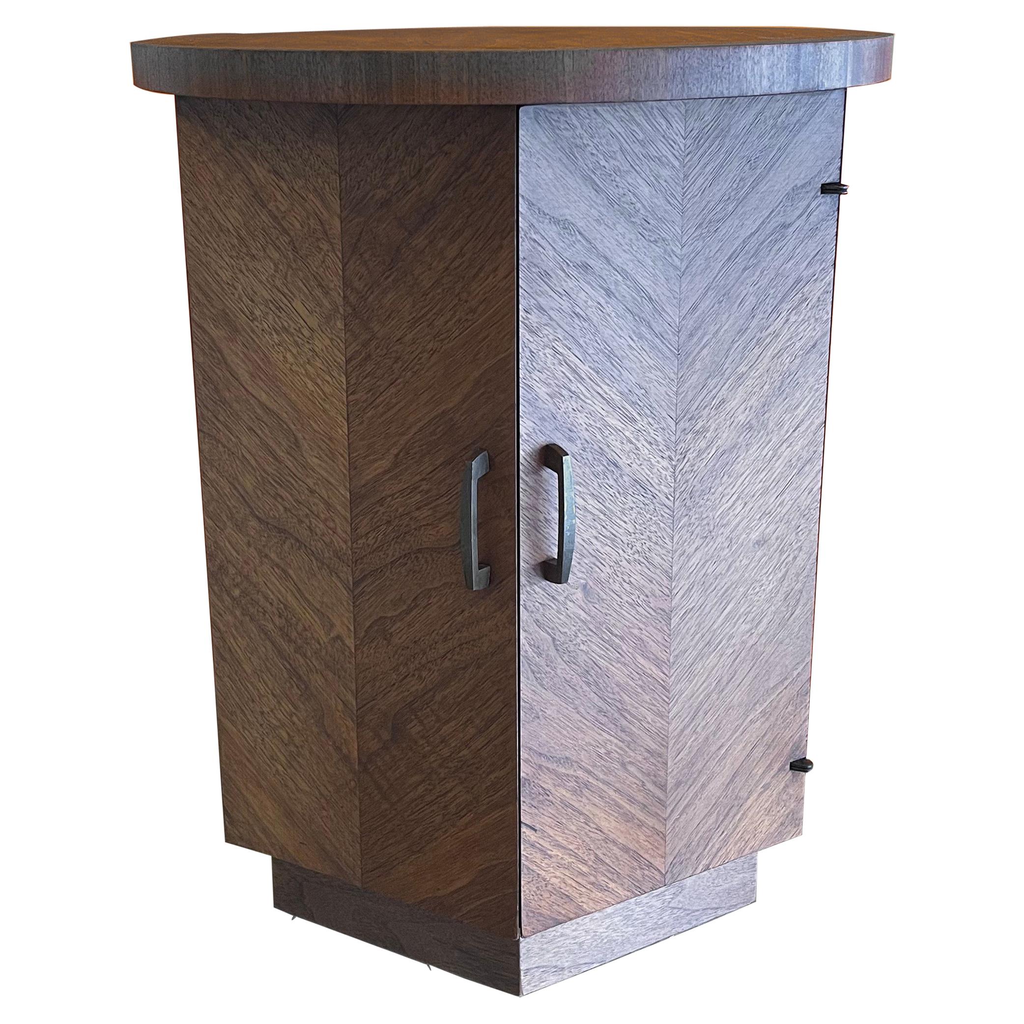 Tavolino/armadio moderno in noce americano serie "Altavista" di Lane Furniture in vendita