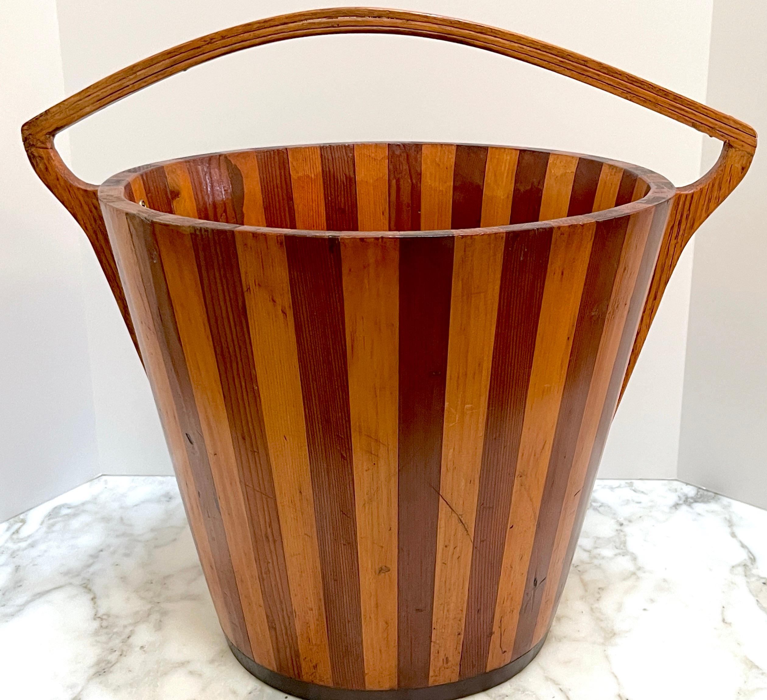 American Modernist Geometric  Inlaid Two-Tone Wood Lidded Bucket /Vessel, 1950s  For Sale 4