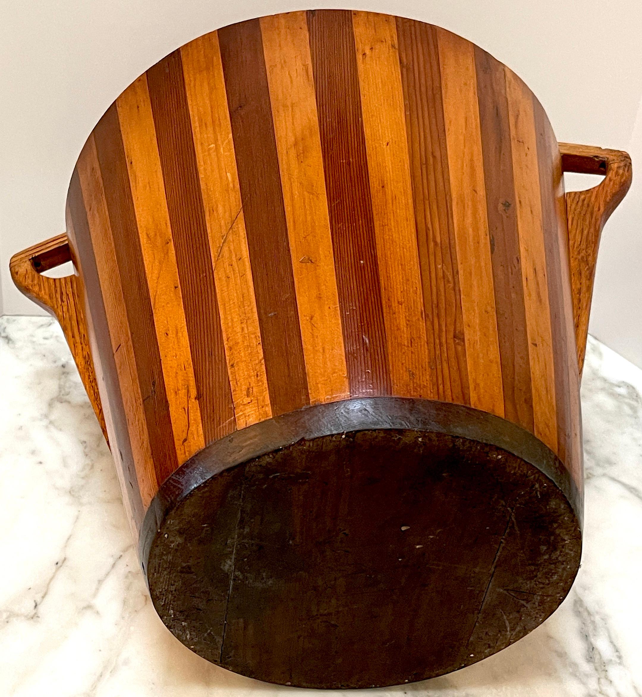 American Modernist Geometric  Inlaid Two-Tone Wood Lidded Bucket /Vessel, 1950s  For Sale 5