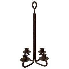 Candelabro americano modernista in ferro battuto patinato