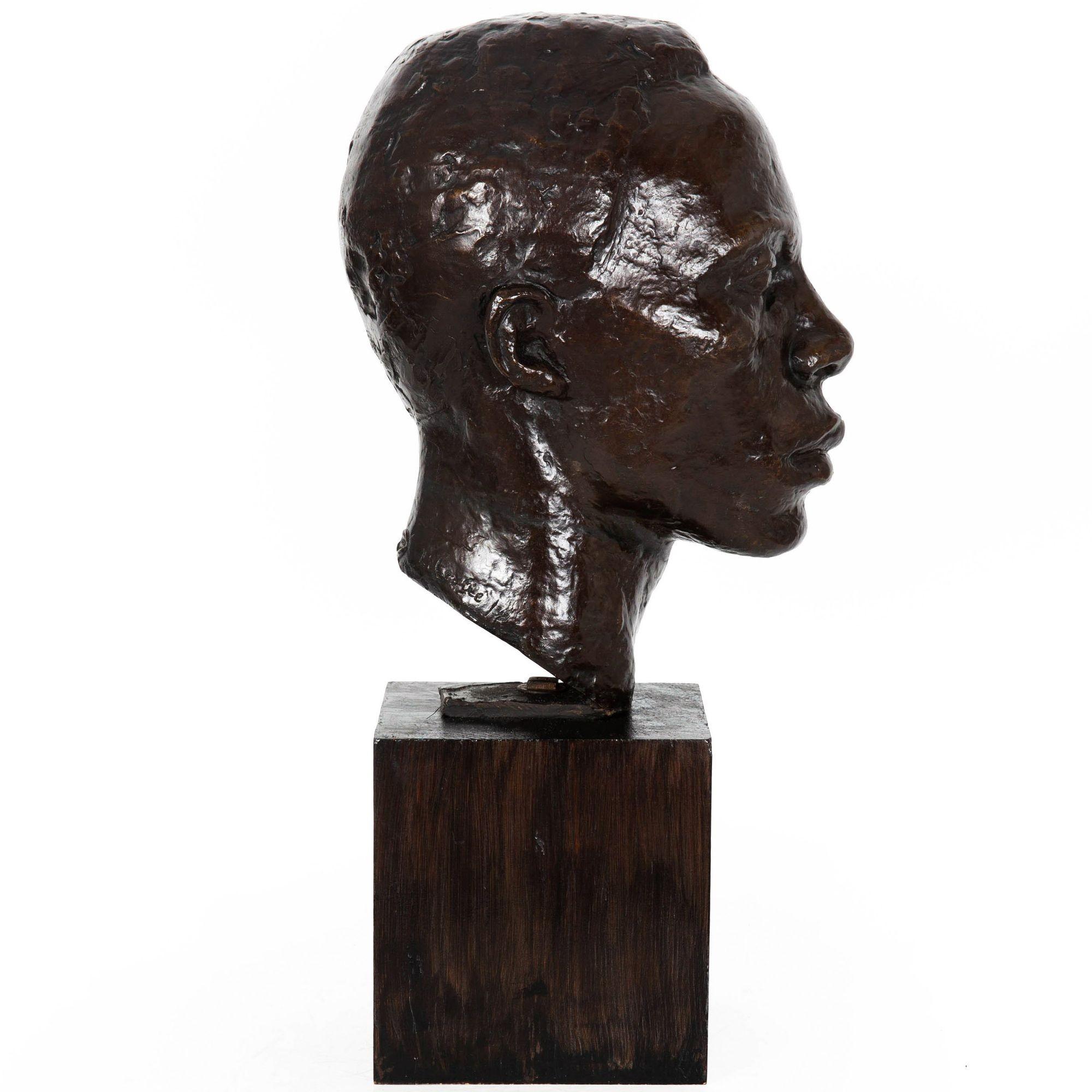 Americano Scultura modernista americana Busto di uomo di Lucile Leslie Swan & Valsuani in vendita