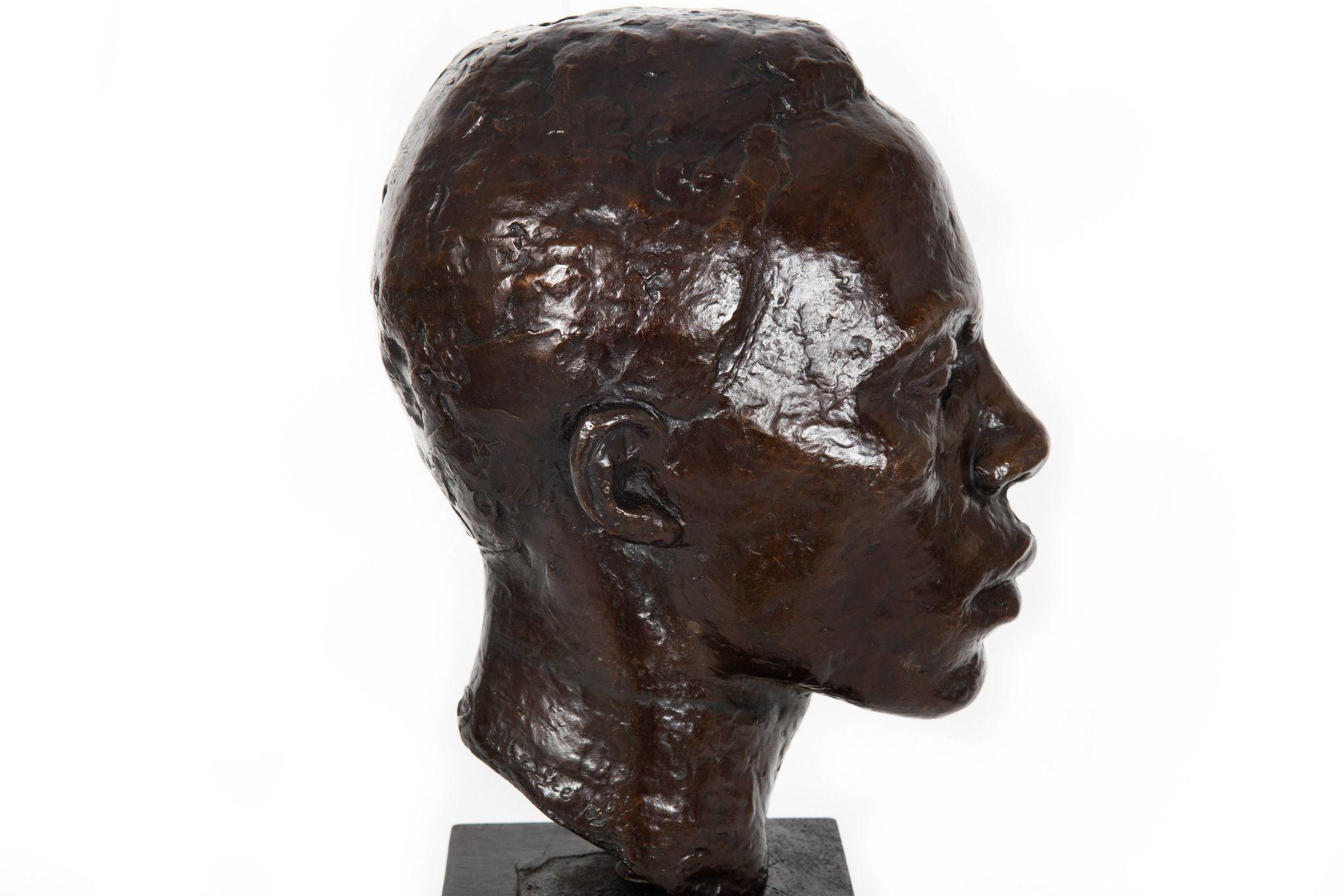 Scultura modernista americana Busto di uomo di Lucile Leslie Swan & Valsuani in vendita 1