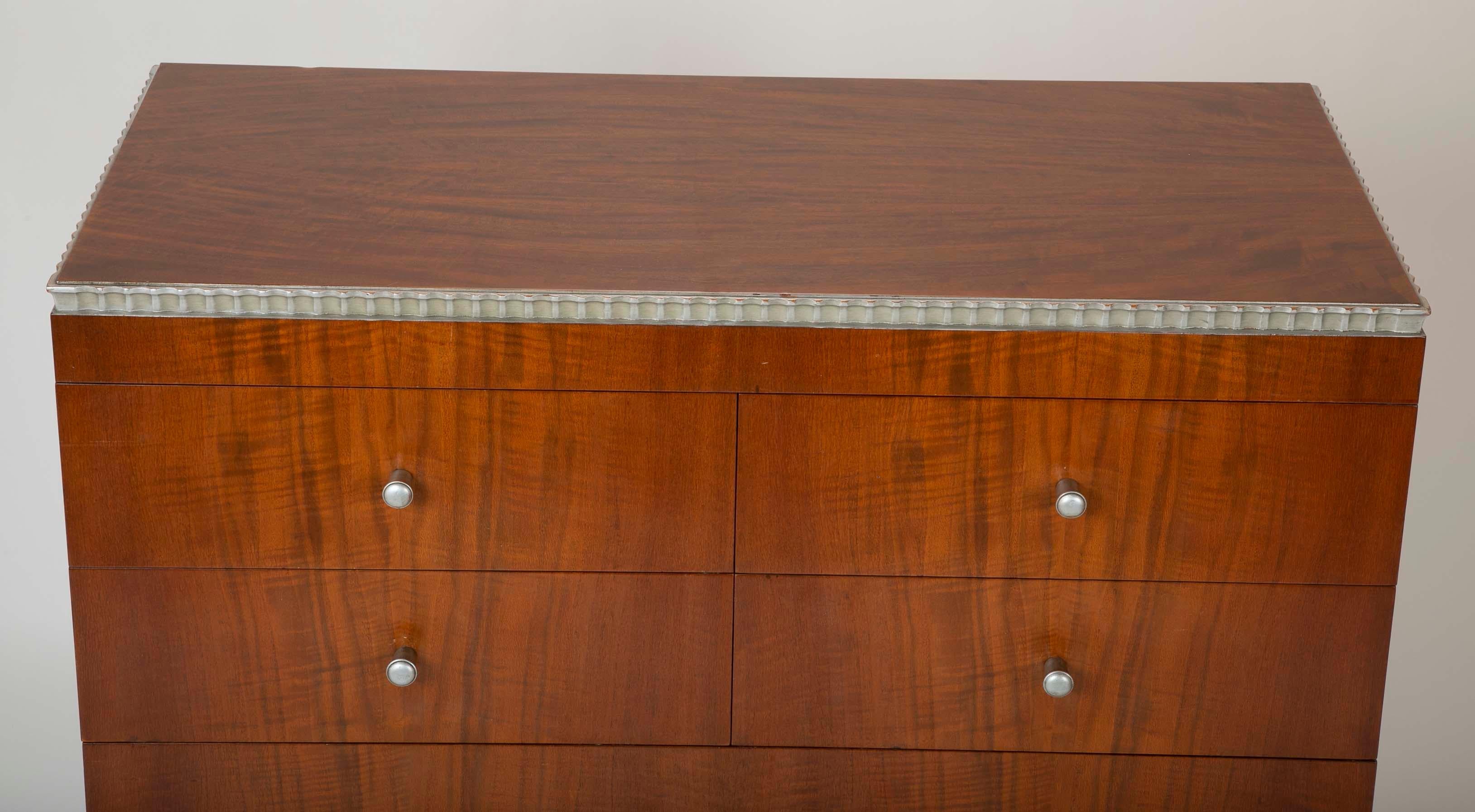 1930's  American Modernist Walnut Chest of Drawers  In Good Condition In Stamford, CT