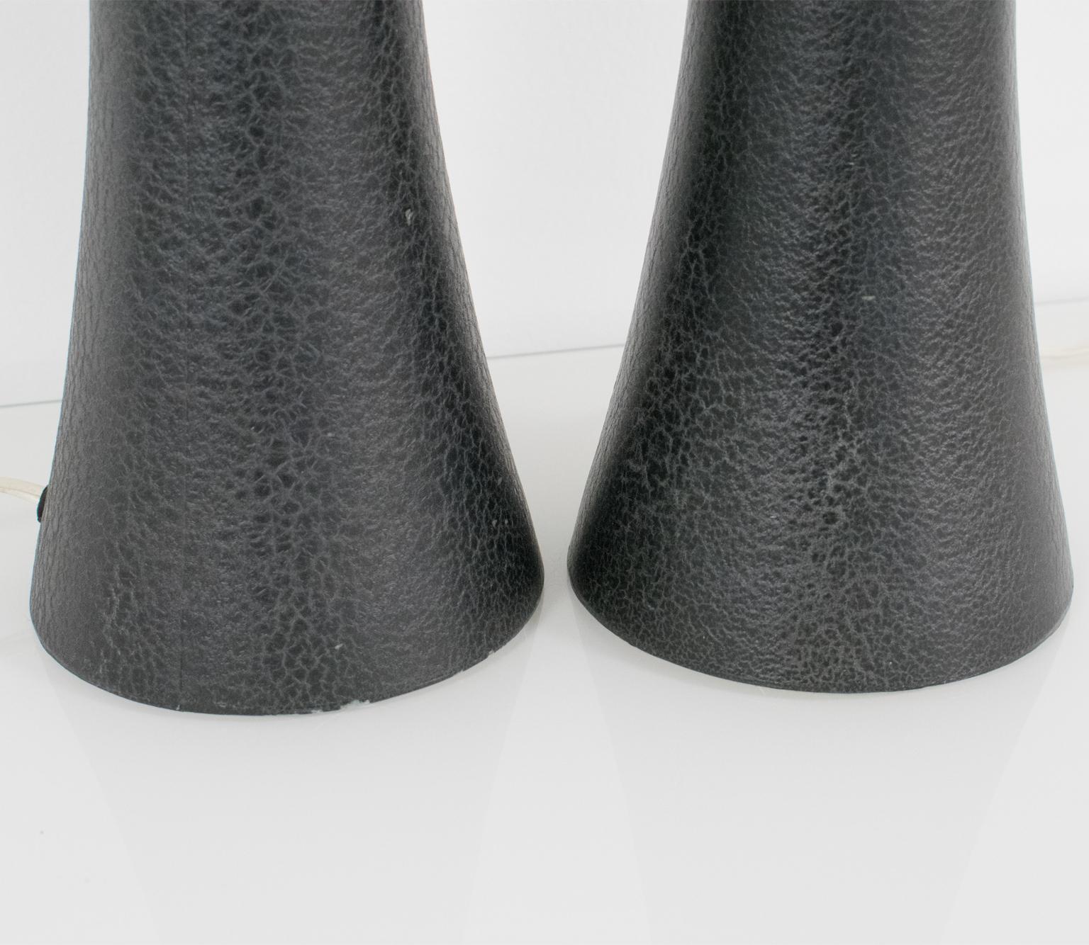 American Mutual Sunset Modernist Aluminum Pair of Table Lamps For Sale 6