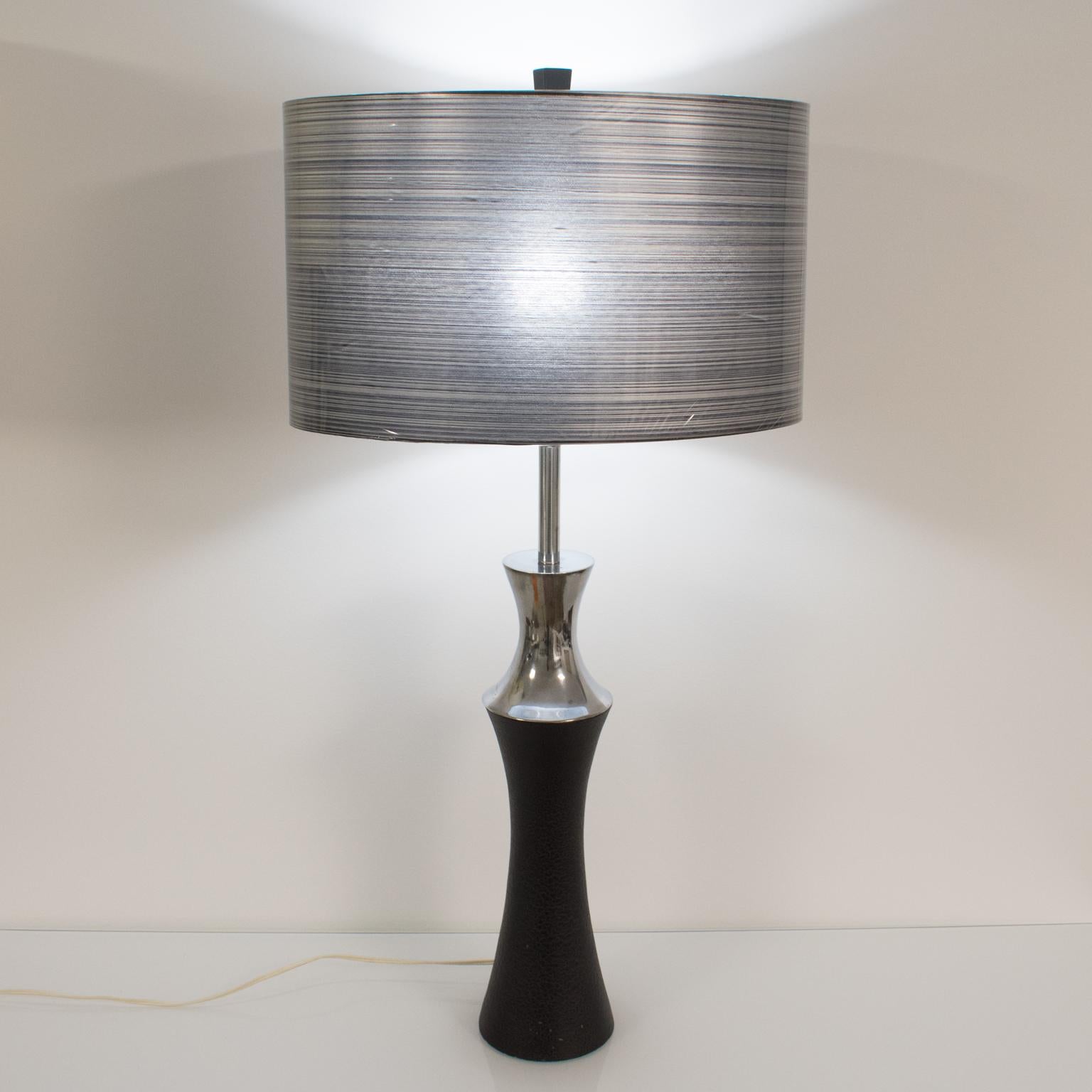American Mutual Sunset Modernist Aluminum Pair of Table Lamps For Sale 1