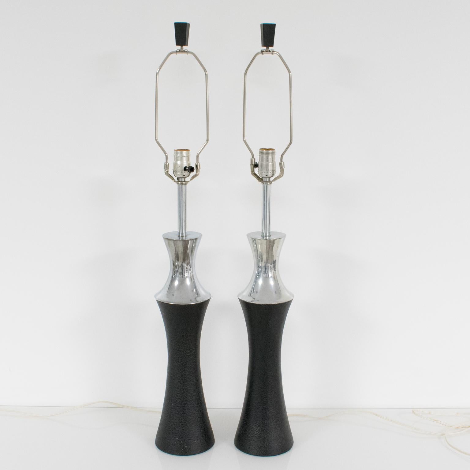 American Mutual Sunset Modernist Aluminum Pair of Table Lamps For Sale 2