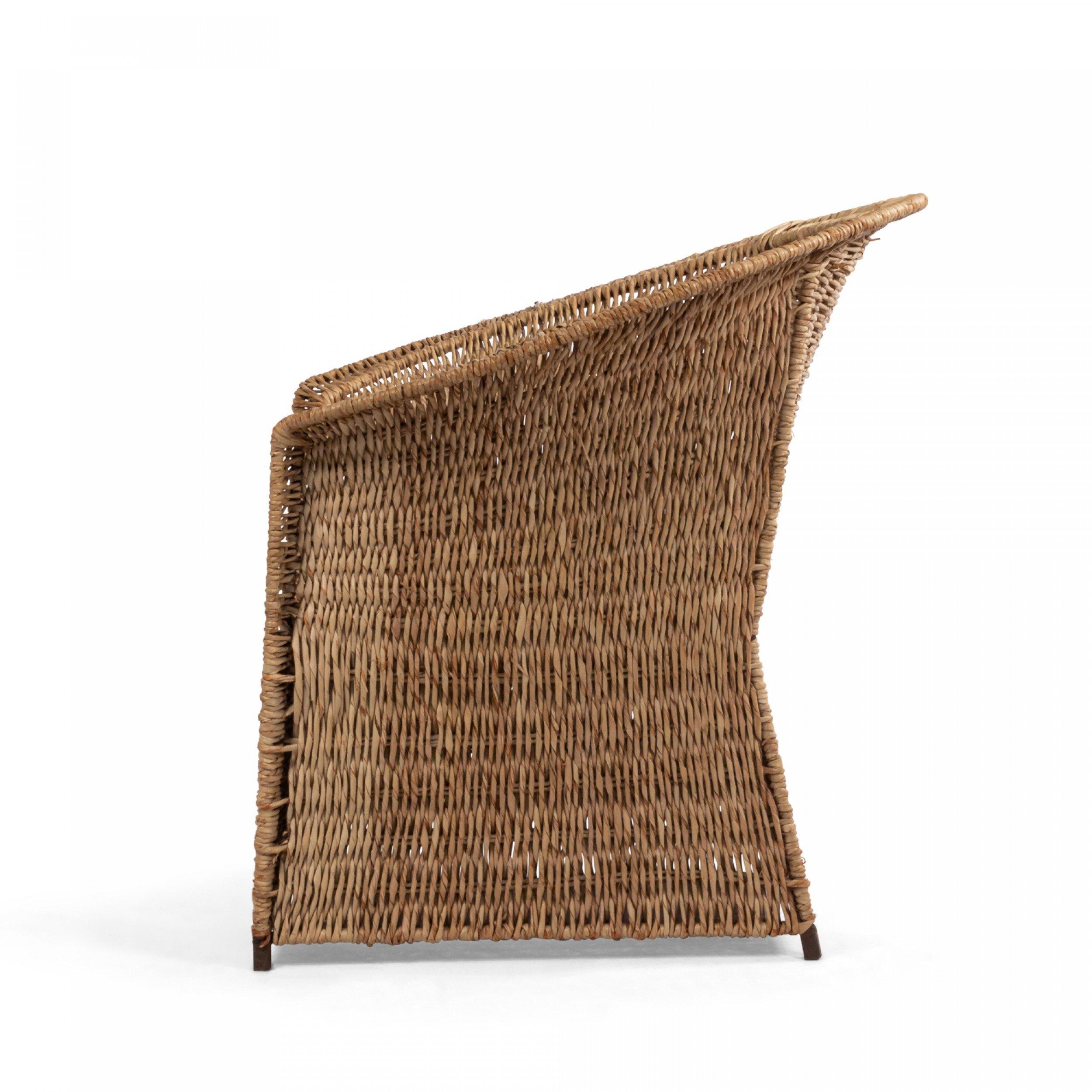 Silla tejida de ratán natural americano siglo XX en venta