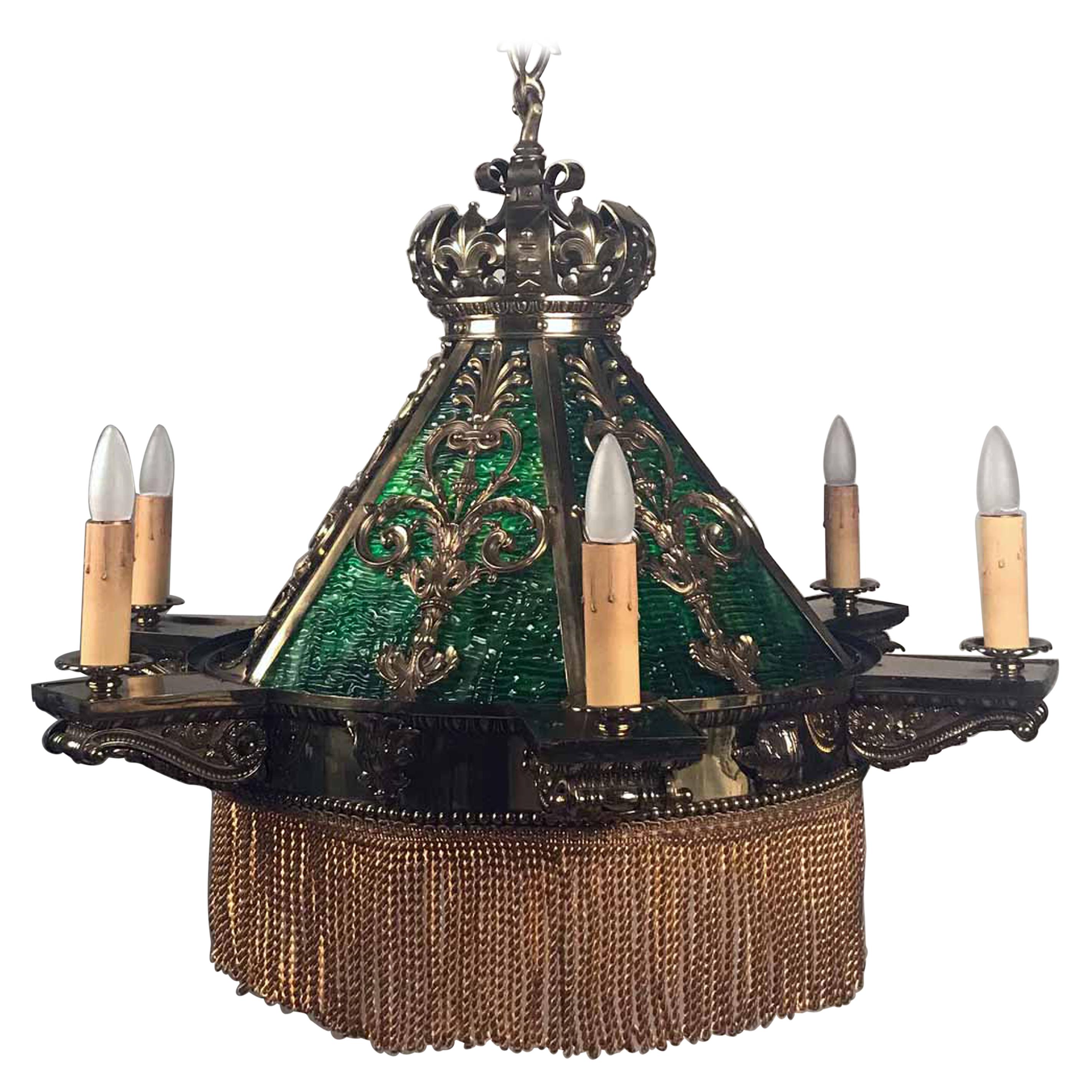Amerikanischer Neo-Renaissance-Kronleuchter aus vergoldeter Bronze und grünem Schlackenglas