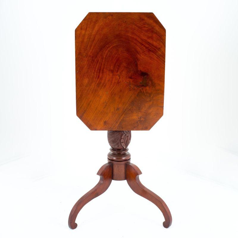 American Neoclassical Feather Carved Mahogany Tilt Top Tea Table, 1815 For Sale 3