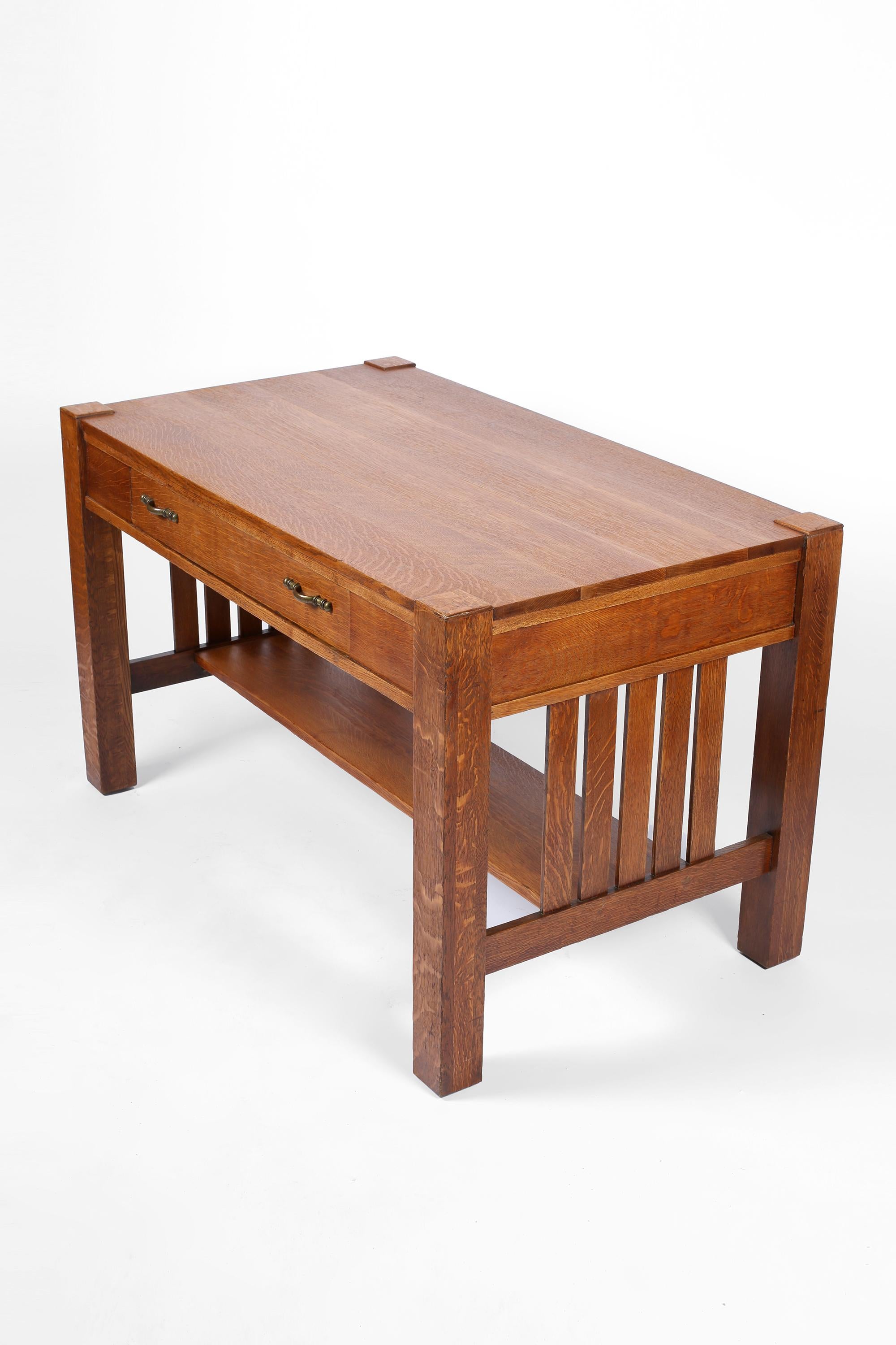 Arts and Crafts American Oak Arts & Crafts Desk circa 1900 in the Manner of Frank Lloyd Wright