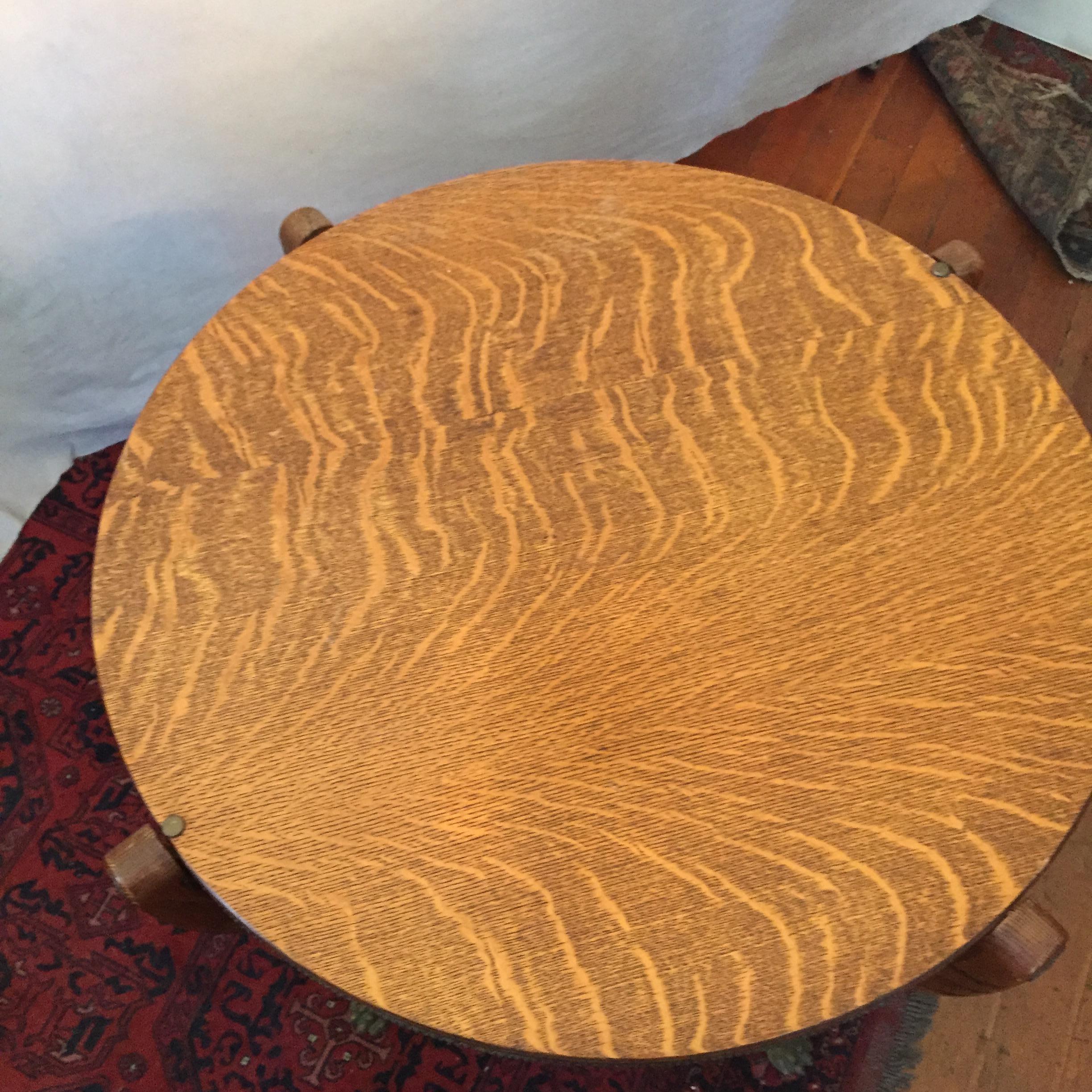 American Oak Round Game Table, Claw Feet, circa 1900 In Excellent Condition In Petaluma, CA