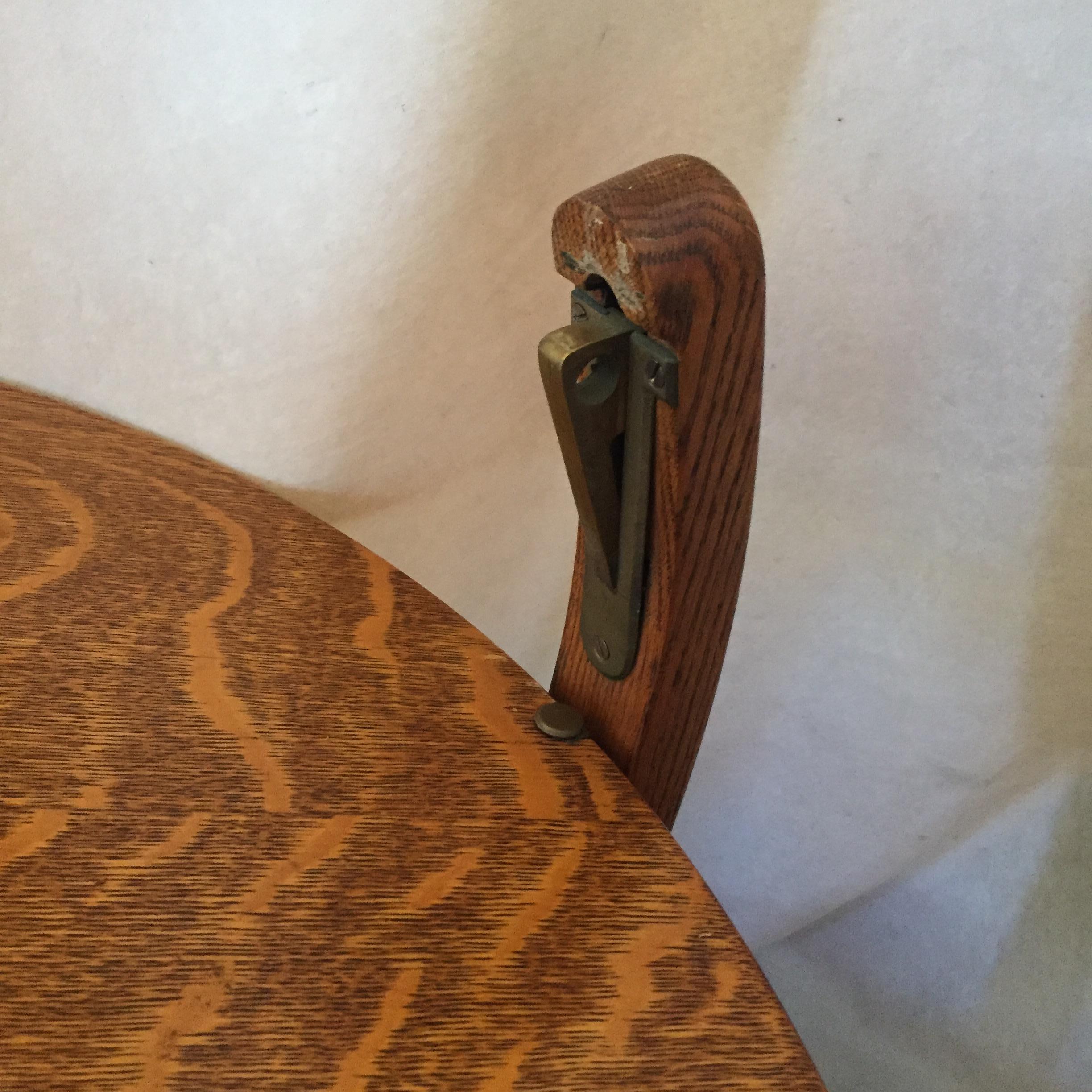 Early 20th Century American Oak Round Game Table, Claw Feet, circa 1900
