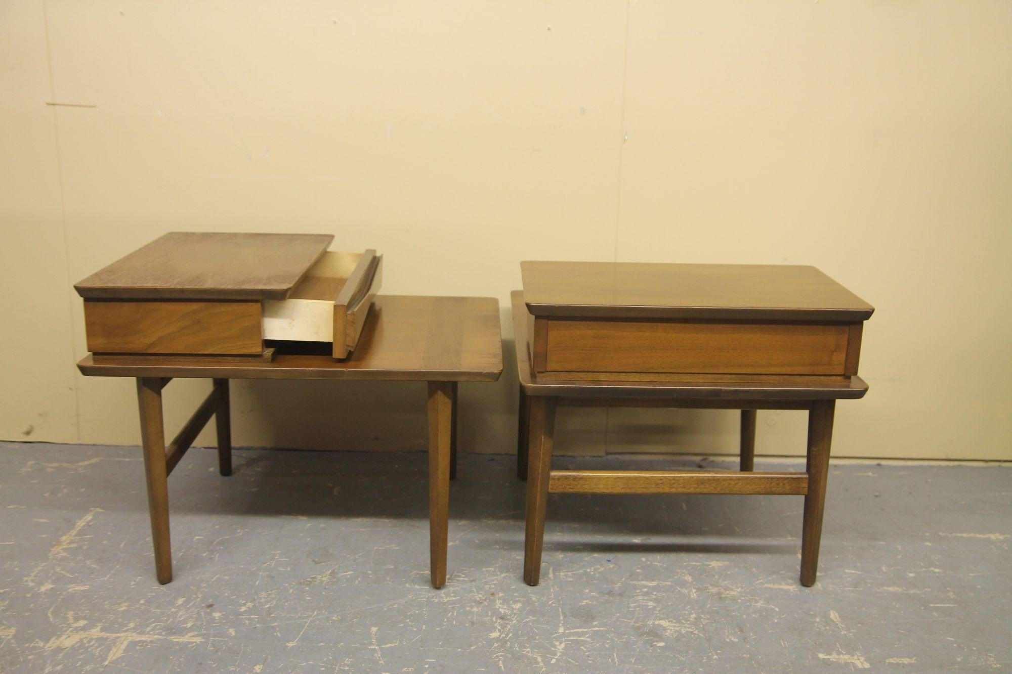 American of Martinsville 2 End Tables and 1 Side Table/Coffee Table 2