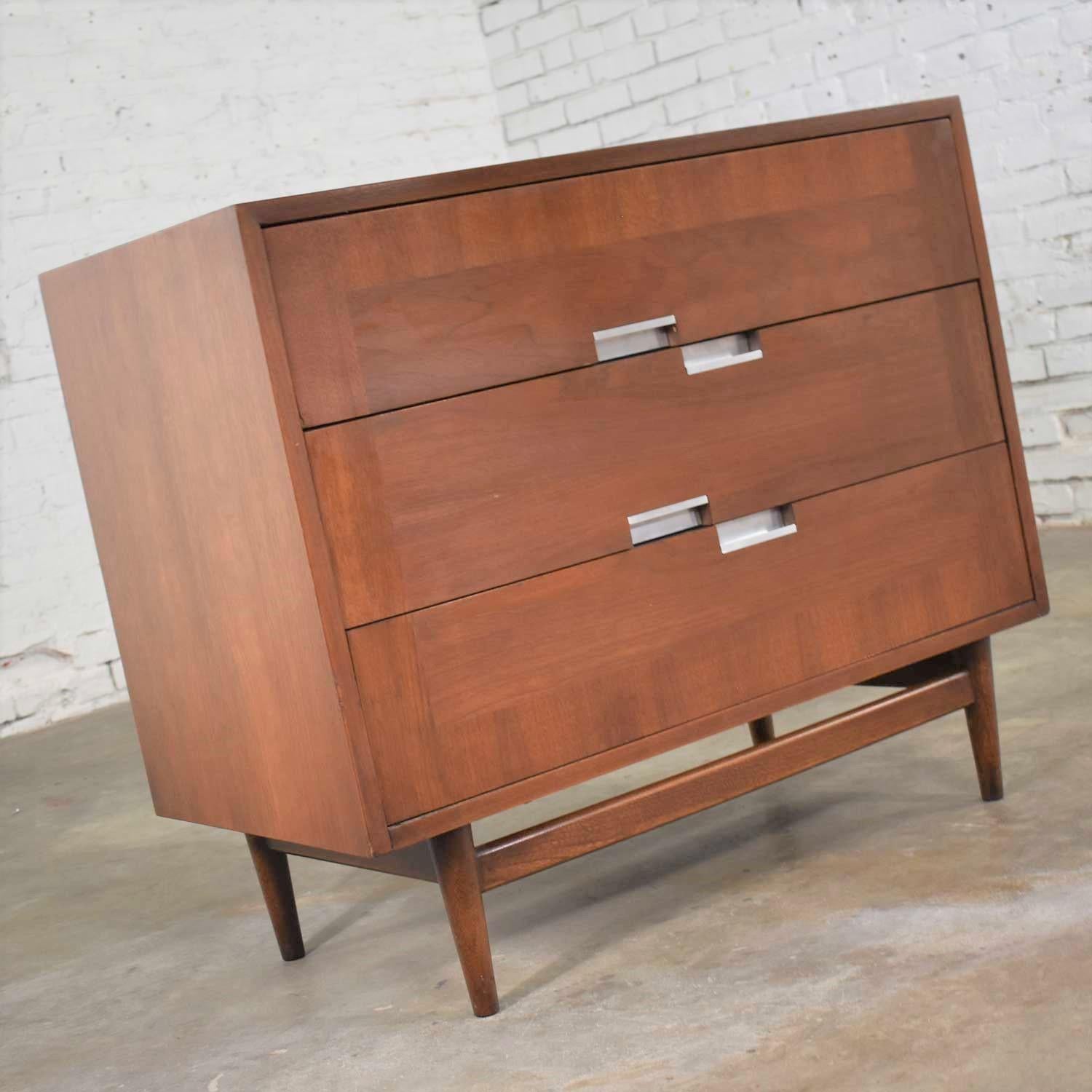 Aluminum American of Martinsville Accord Walnut & Cane Dresser & Bachelor’s Chest w/ X’s For Sale