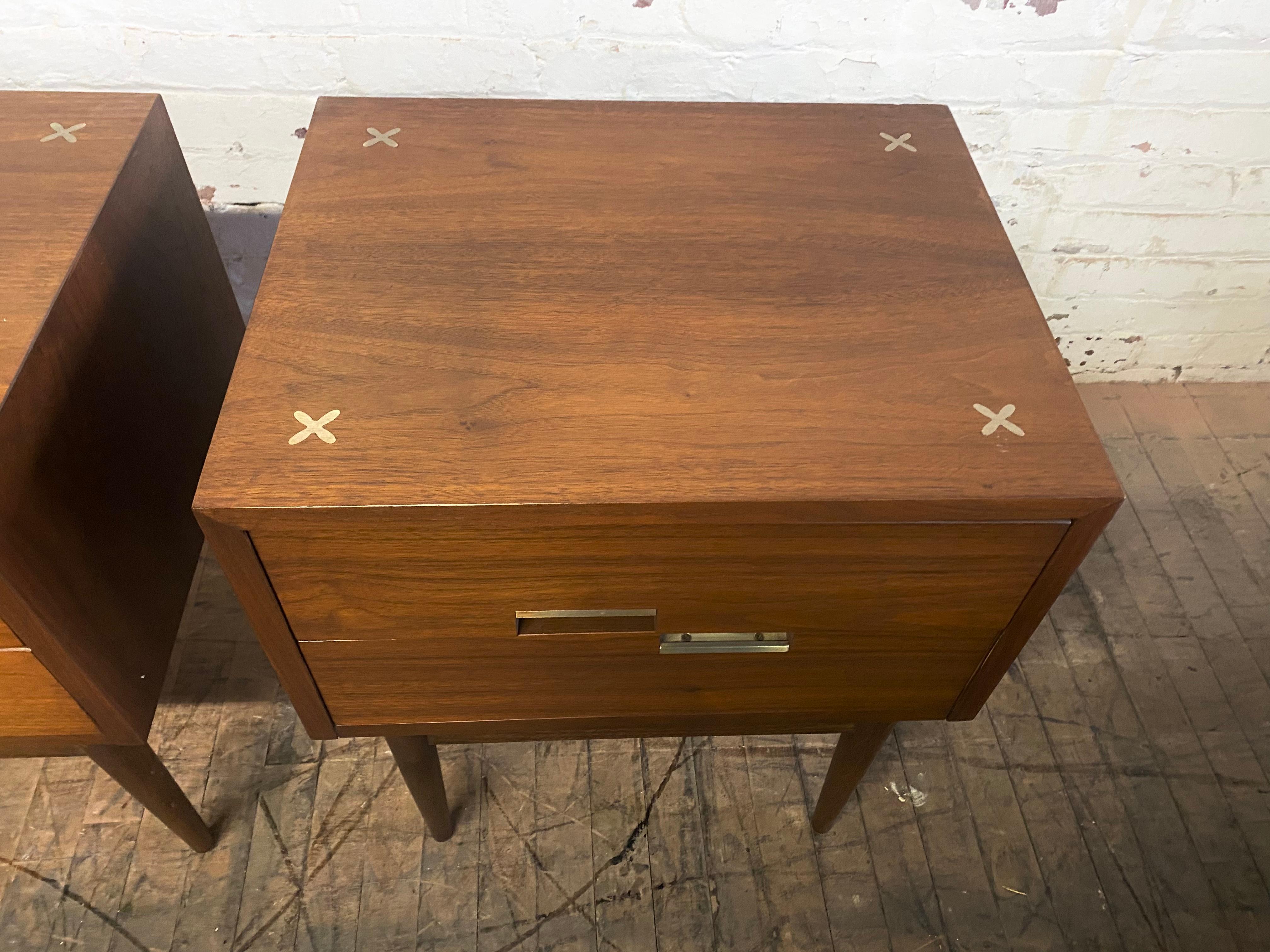 American of Martinsville Accord Walnut Nightstands or End Table with X’s In Good Condition In Buffalo, NY