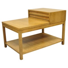American of Martinsville Table d'appoint Up&Up en acajou blond moderne du milieu du siècle
