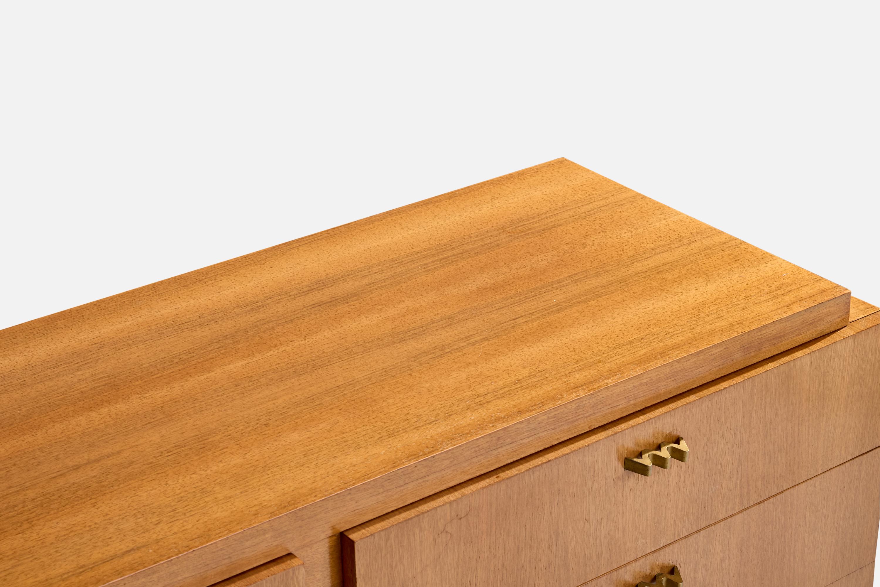American of Martinsville, Dresser, Oak, Brass, USA, 1950s In Good Condition For Sale In High Point, NC