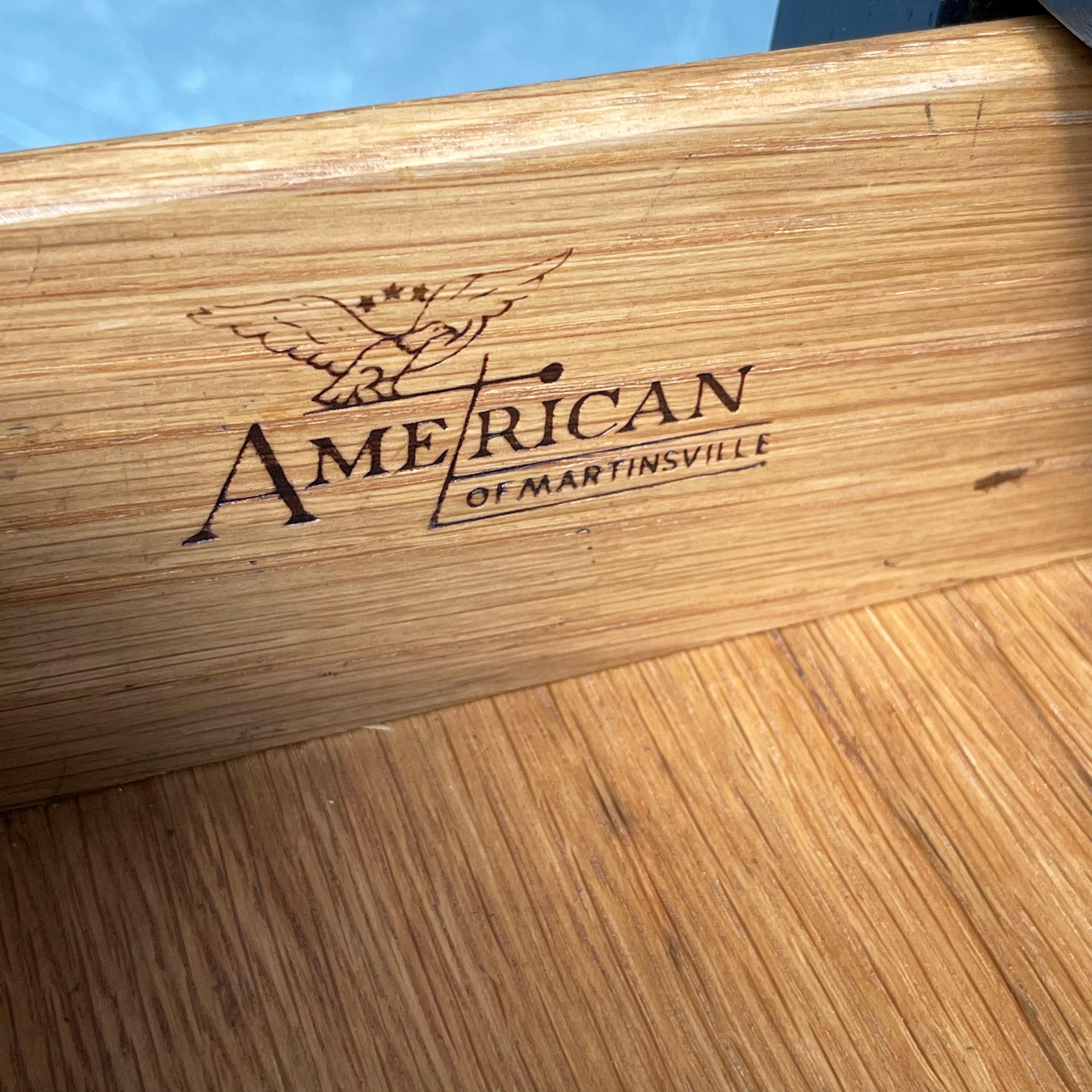Amerikanischer Beistelltisch aus ebonisierter Eschenholz von Martinsville im Angebot 2