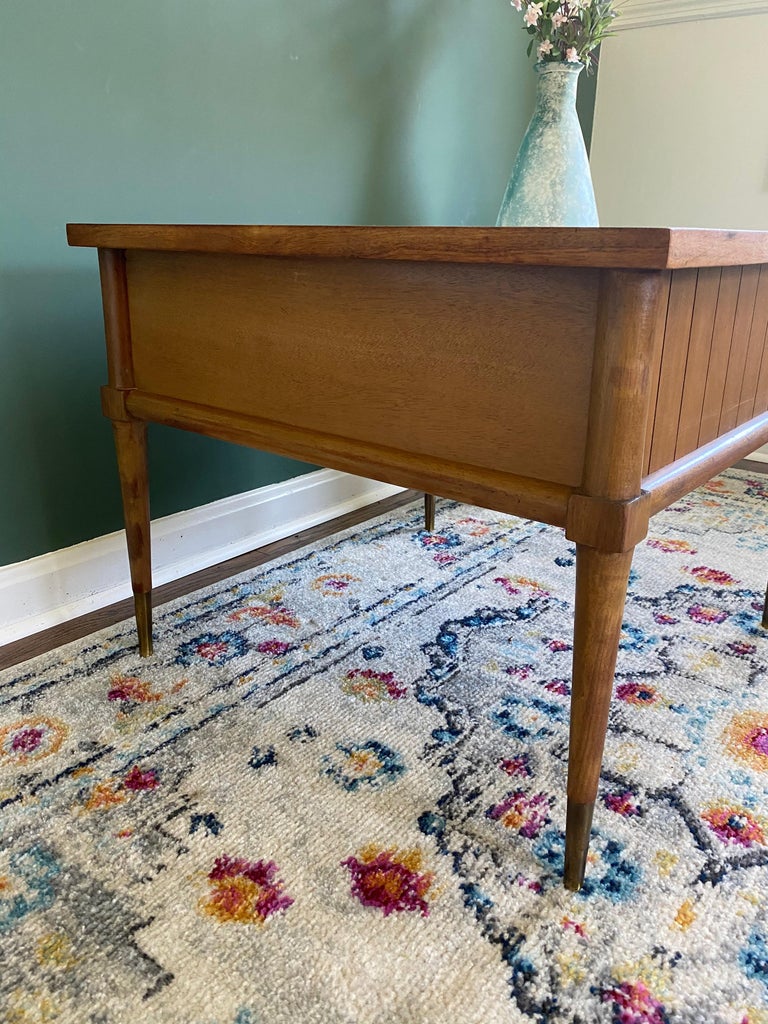 American of Martinsville End Table For Sale 7