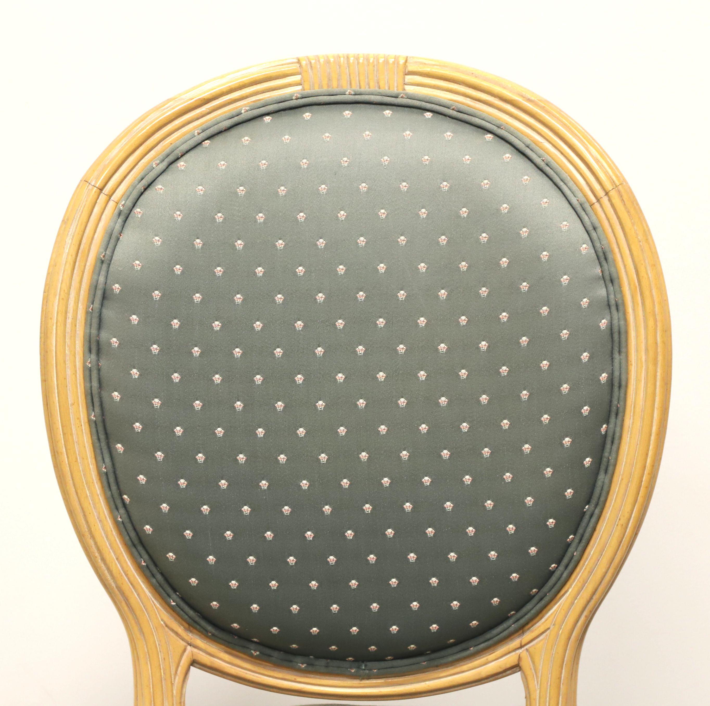 Paire de chaises de salle à manger de style Louis XVI provincial français MARTINSVILLE AMERICAN OF MARTINSVILLE en vente 1