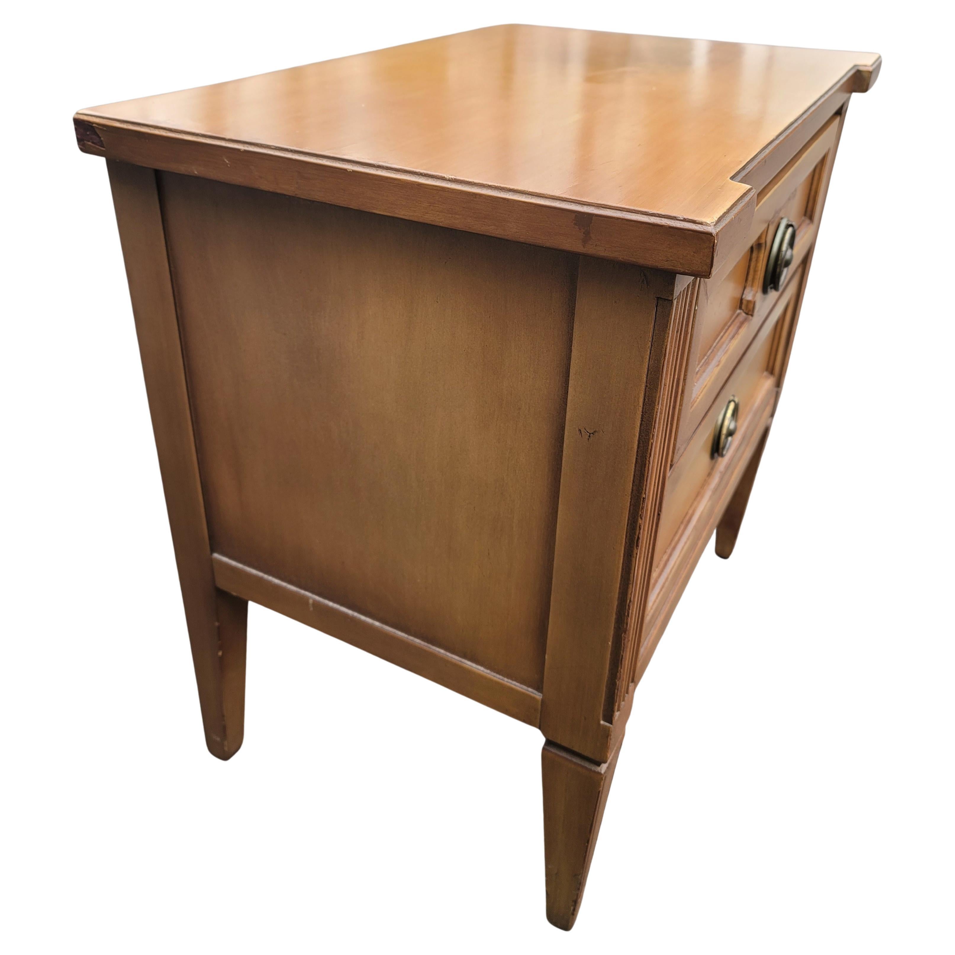 American of Martinsville Fruitwood Bedside Table Nightstands In Good Condition For Sale In Germantown, MD