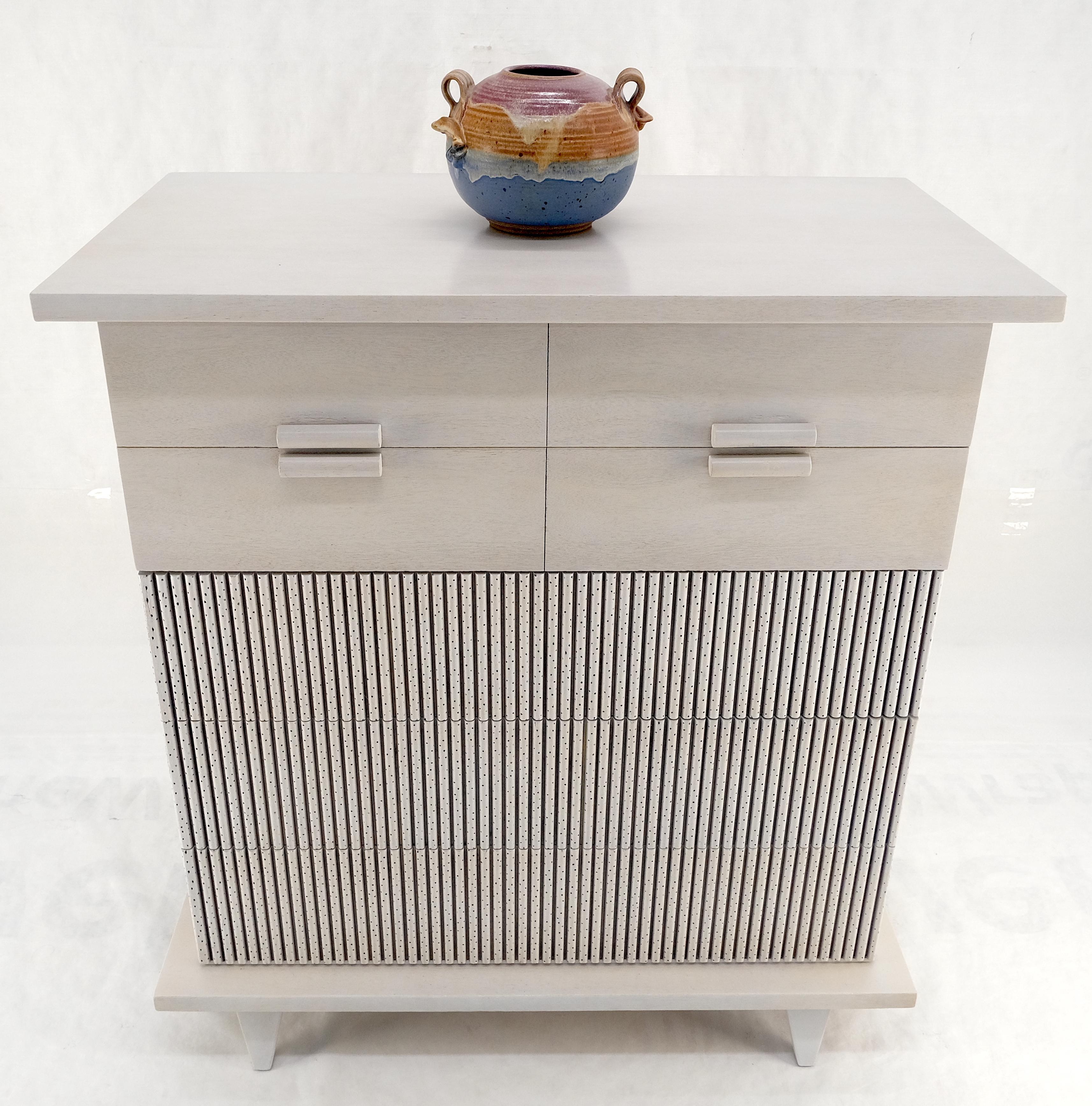 American of Martinsville Light Grey 5 Schubladen Mid Century Modern Dresser MINT! im Angebot 1