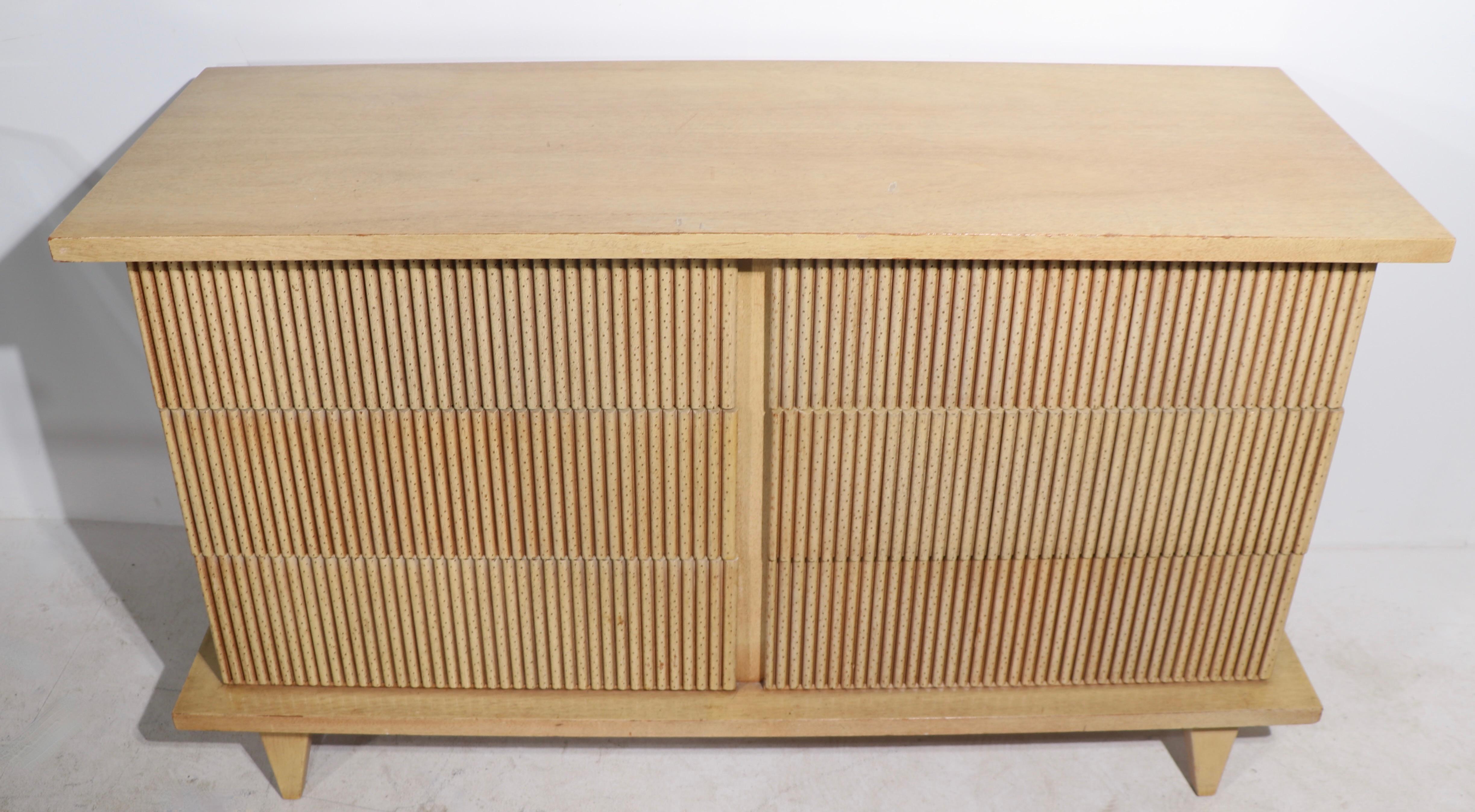 American of Martinsville Merton Gershun Bali-Hi Dresser, ca. 1950’s In Good Condition For Sale In New York, NY