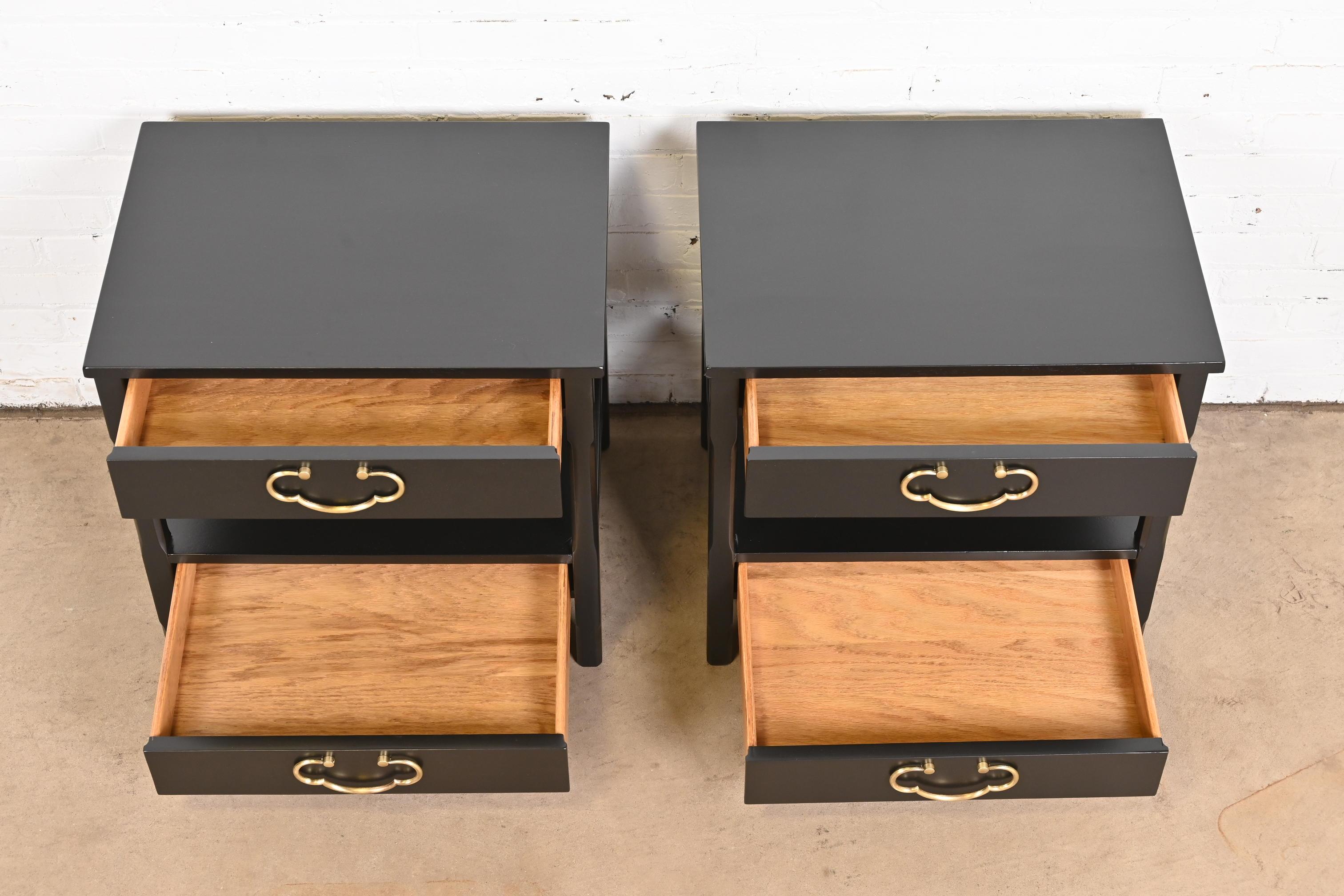 American of Martinsville Mid-Century Black Lacquered Nightstands, Refinished For Sale 3