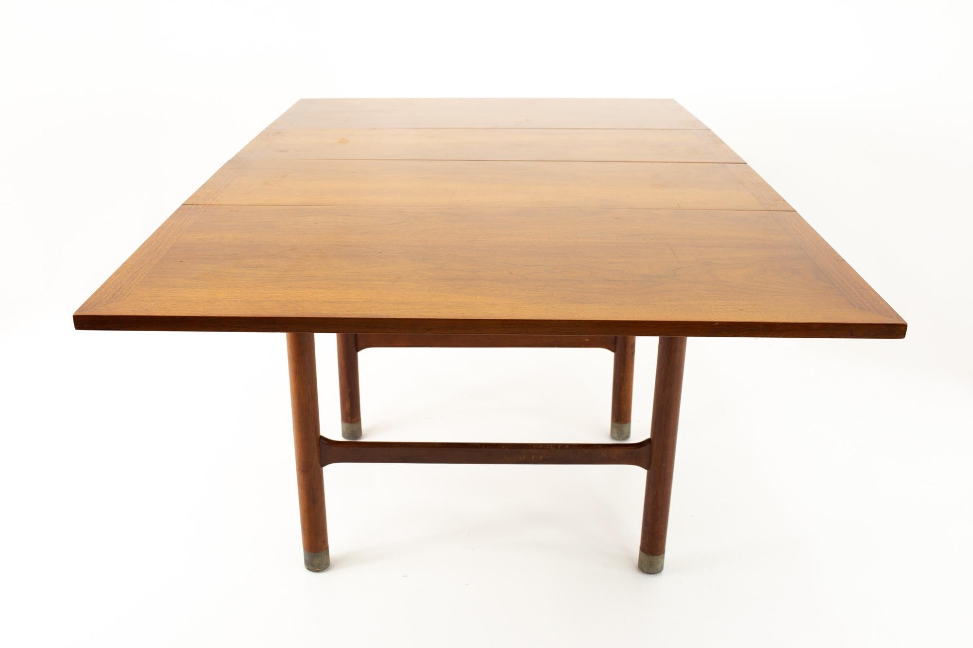 American of Martinsville Mid Century Drop Leaf Dining Table with Metal Accents In Excellent Condition For Sale In Countryside, IL