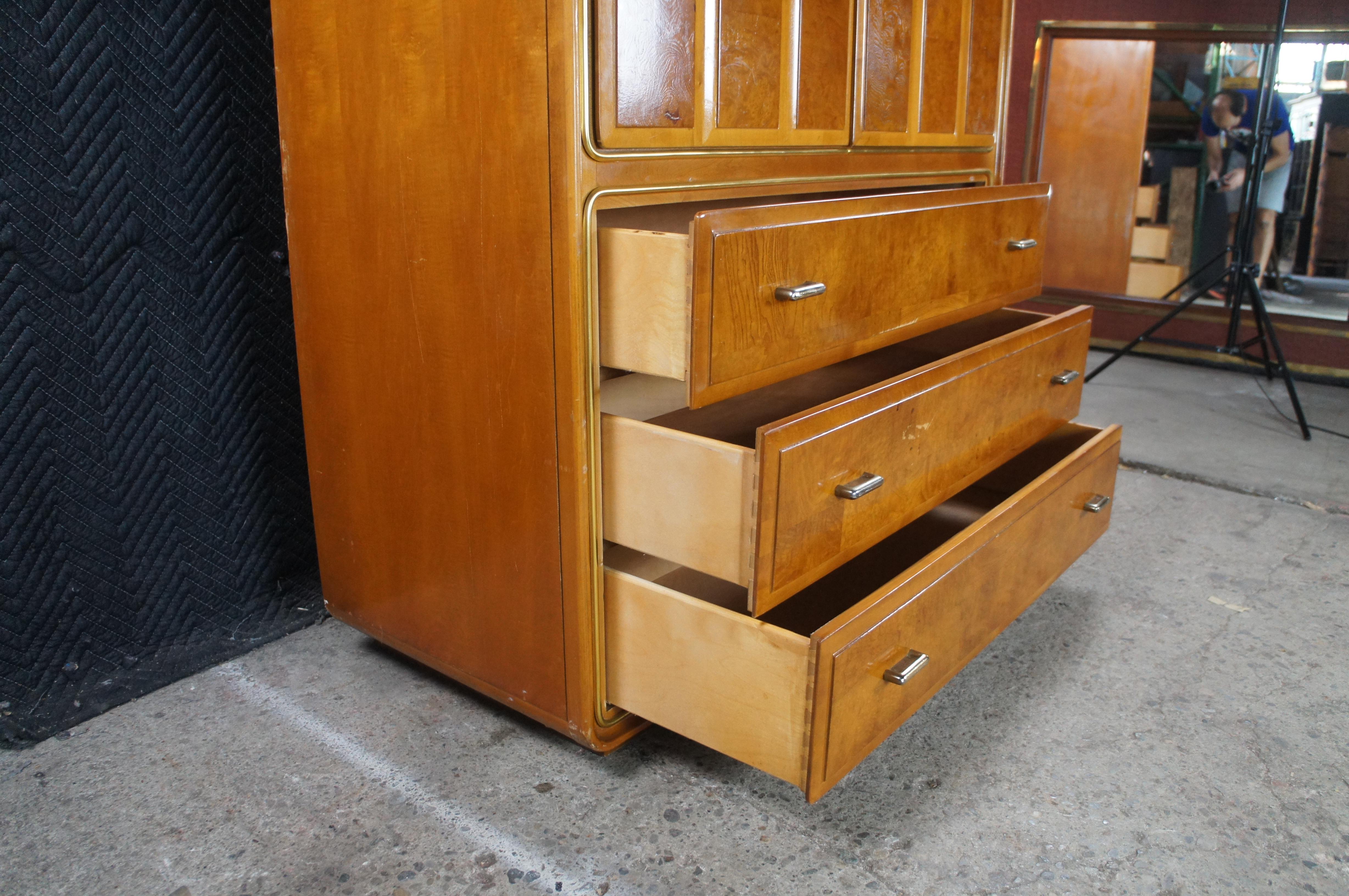20ième siècle American of Martinsville Armoire moderne du milieu du siècle en loupe de frêne Tallboy Dresser 62