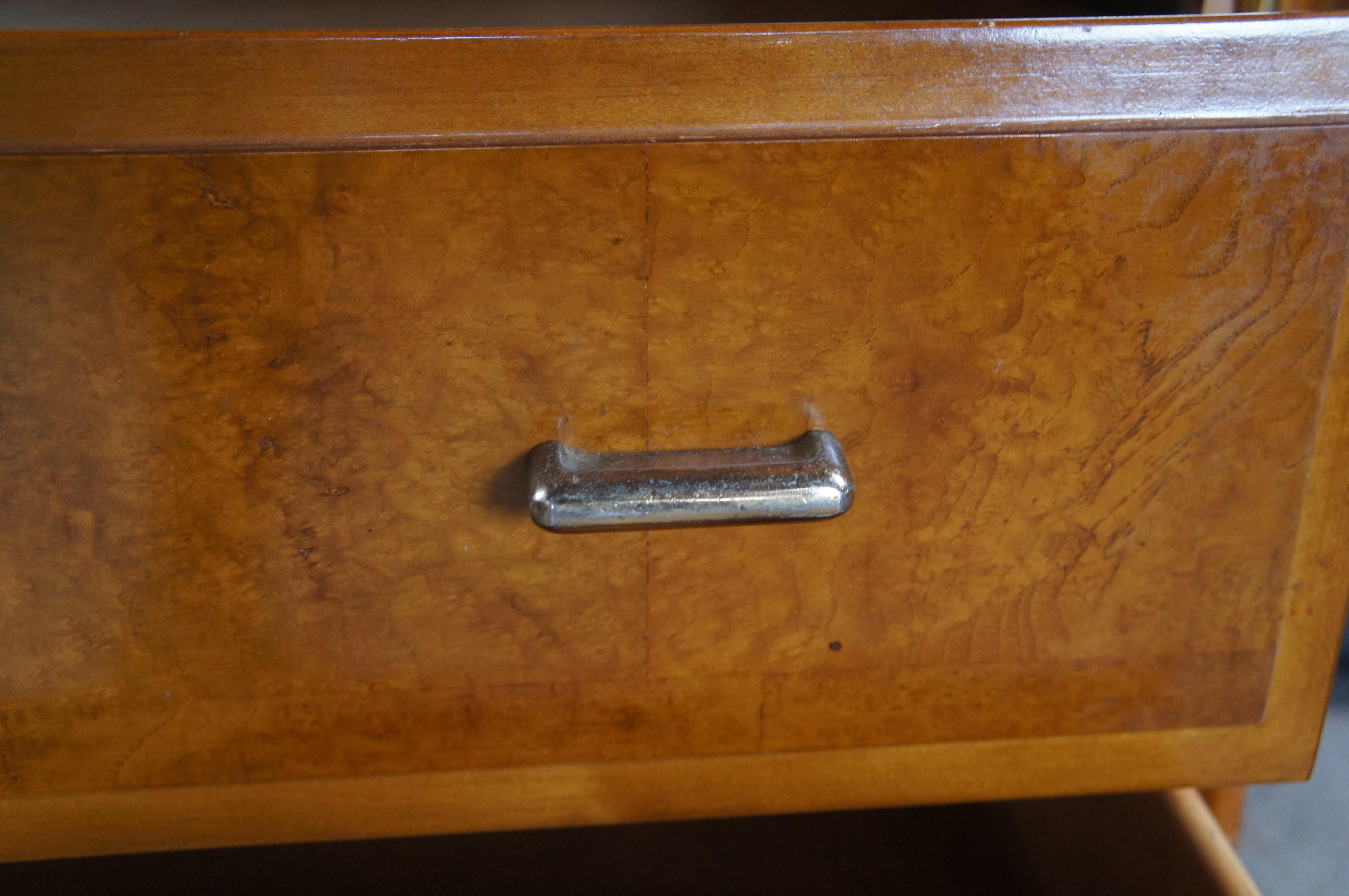 Laiton American of Martinsville Armoire moderne du milieu du siècle en loupe de frêne Tallboy Dresser 62