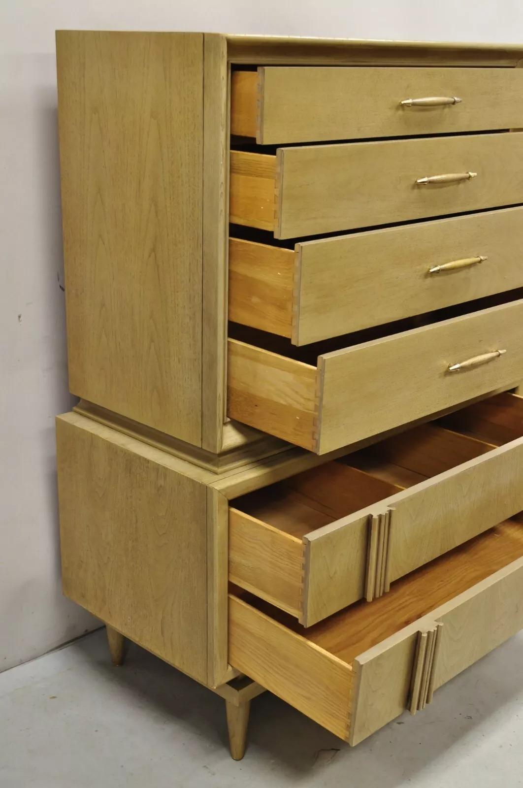 American of Martinsville Mid Century Modern Blonde Holztruhe auf Kommode, Mid-Century Modern (20. Jahrhundert)