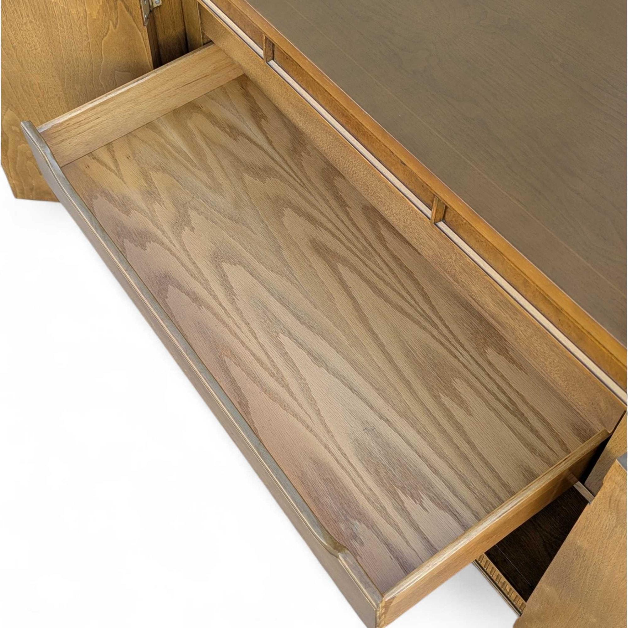 American of Martinsville Mid-Century Modern Sideboard Buffet in vendita 2