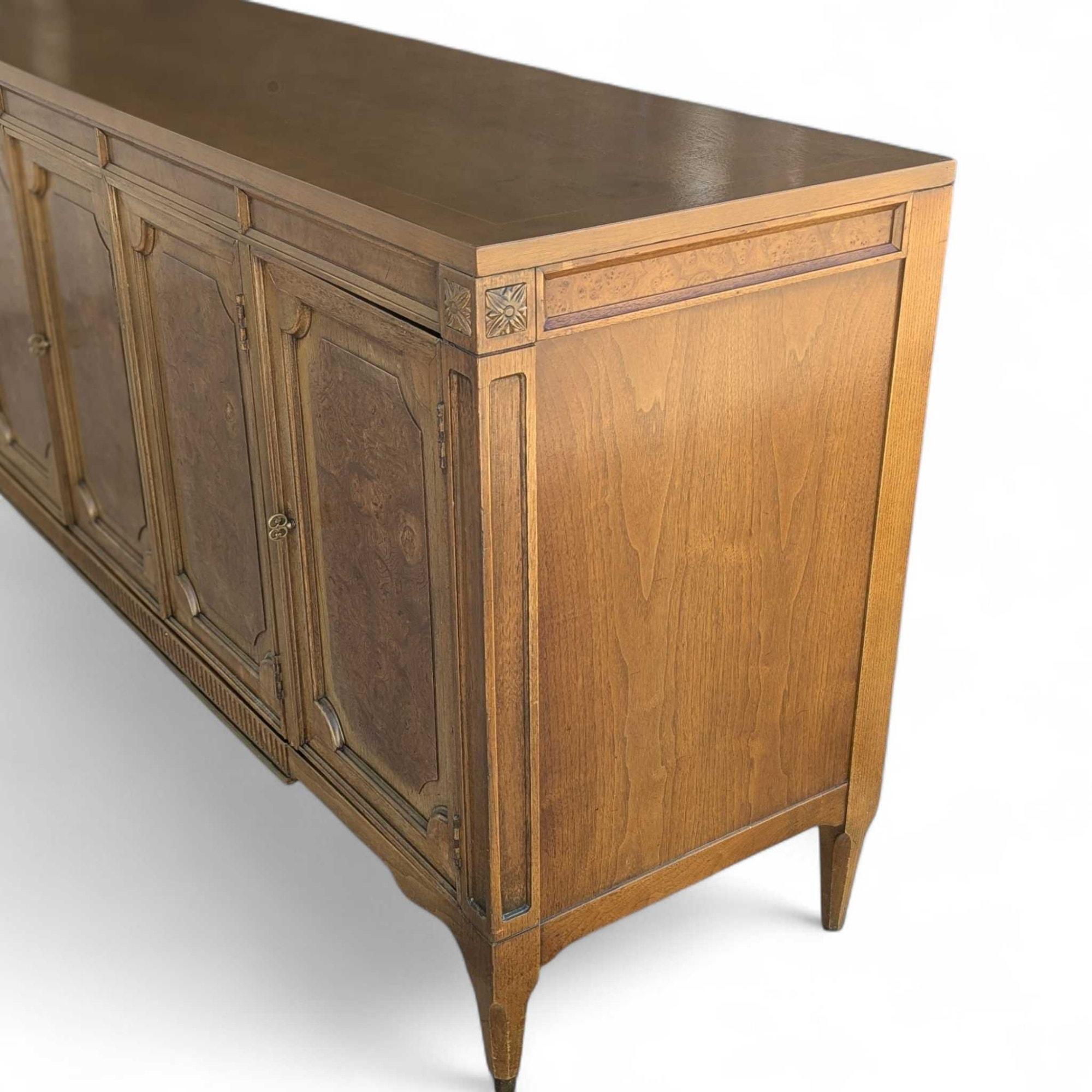American of Martinsville Mid-Century Modern Sideboard Buffet in vendita 7