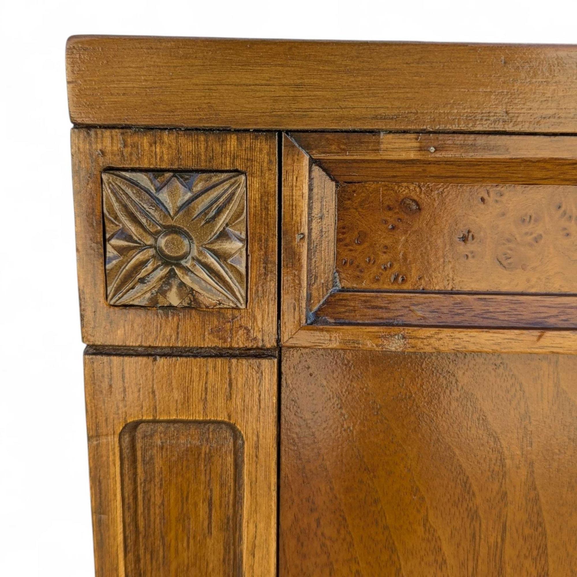 XX secolo American of Martinsville Mid-Century Modern Sideboard Buffet in vendita