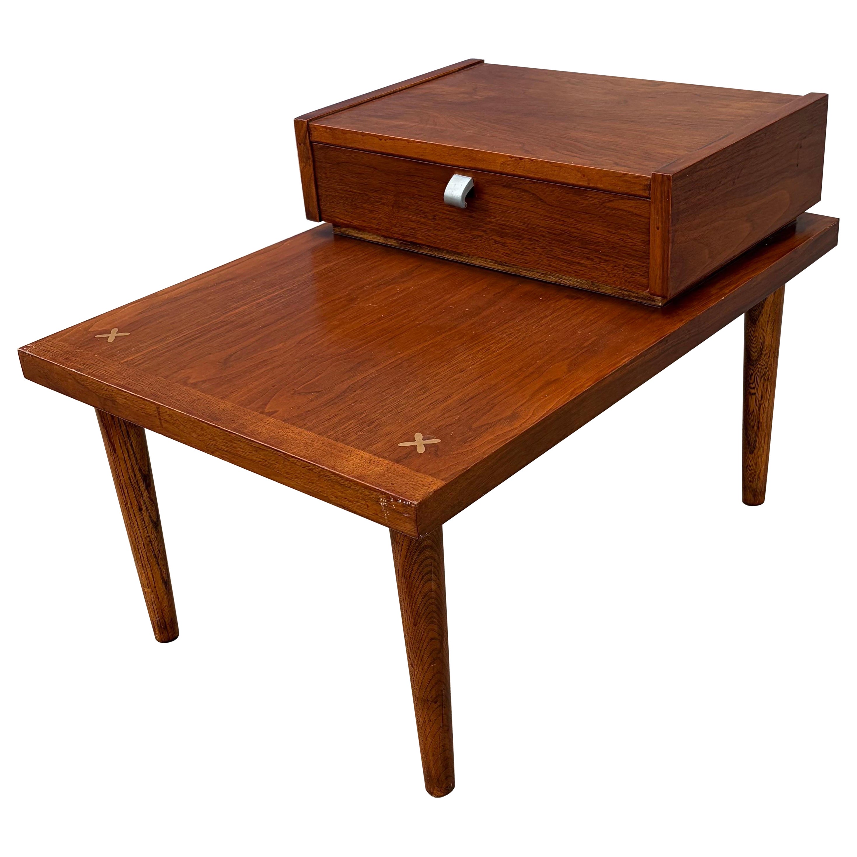 American of Martinsville Table à deux niveaux, moderne du milieu du siècle, circa 1965 en vente