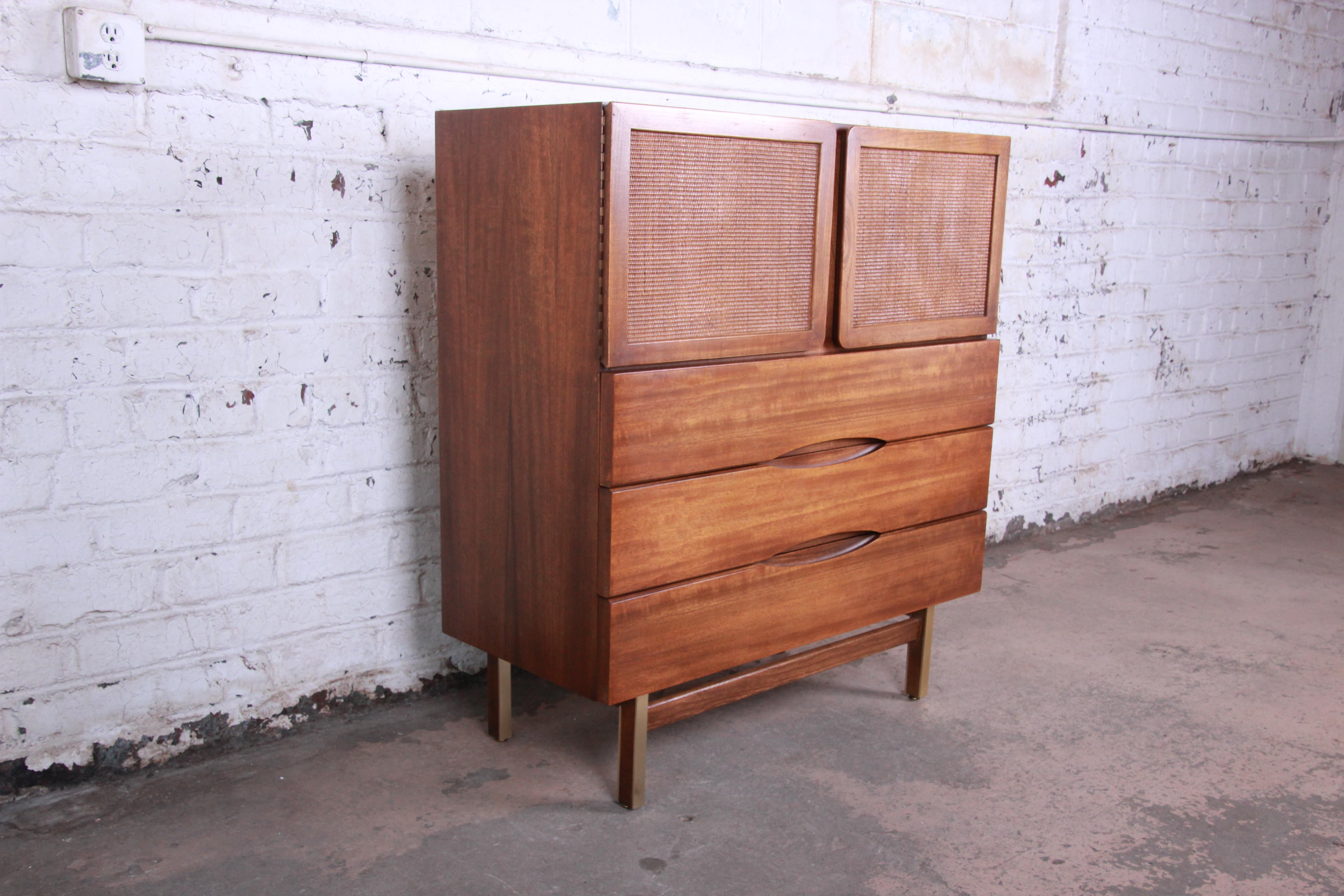 American of Martinsville Mid-Century Modern Walnut Gentleman's Chest In Good Condition In South Bend, IN