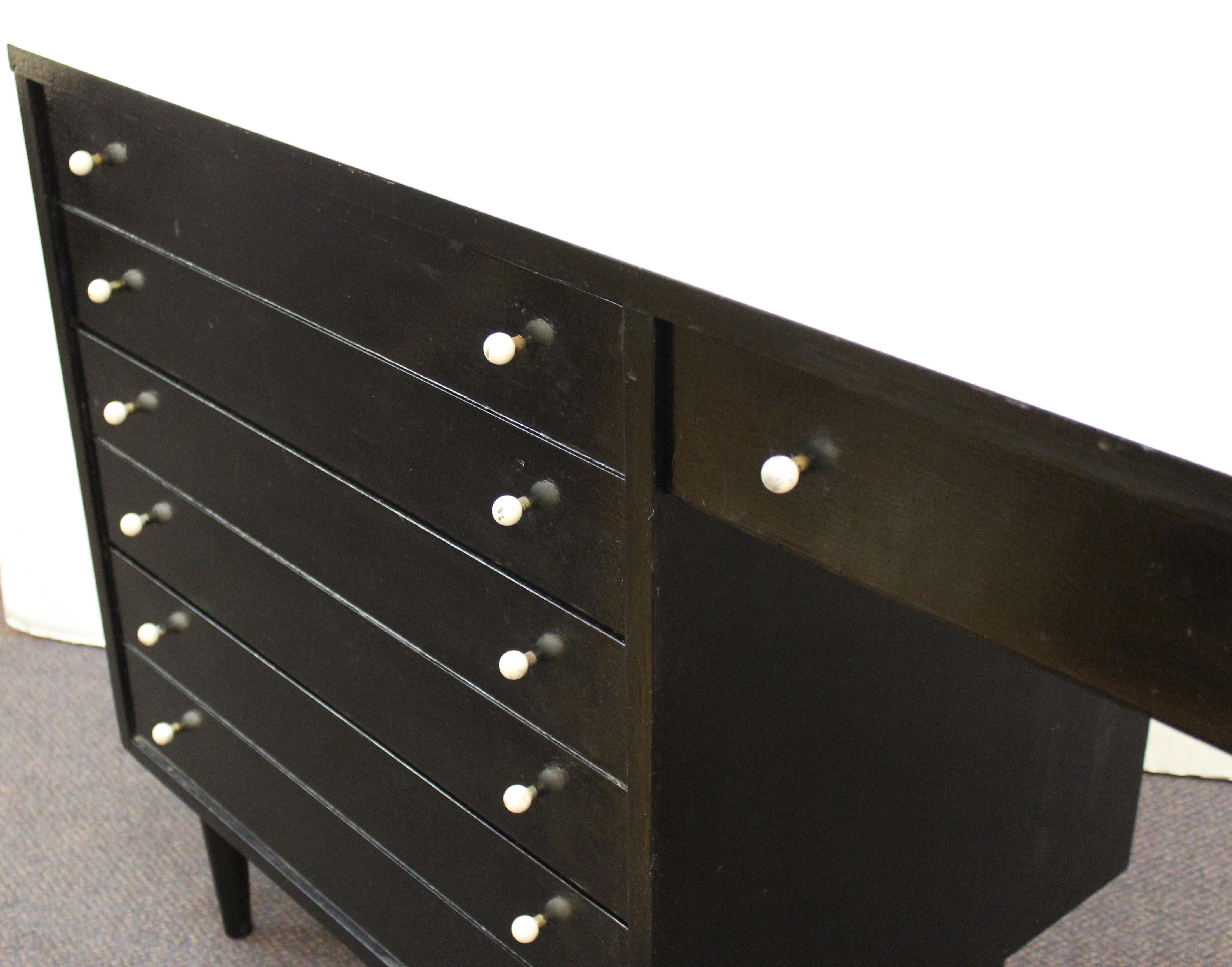 American of Martinsville Midcentury Black Lacquered Writing Desk In Good Condition In New York, NY